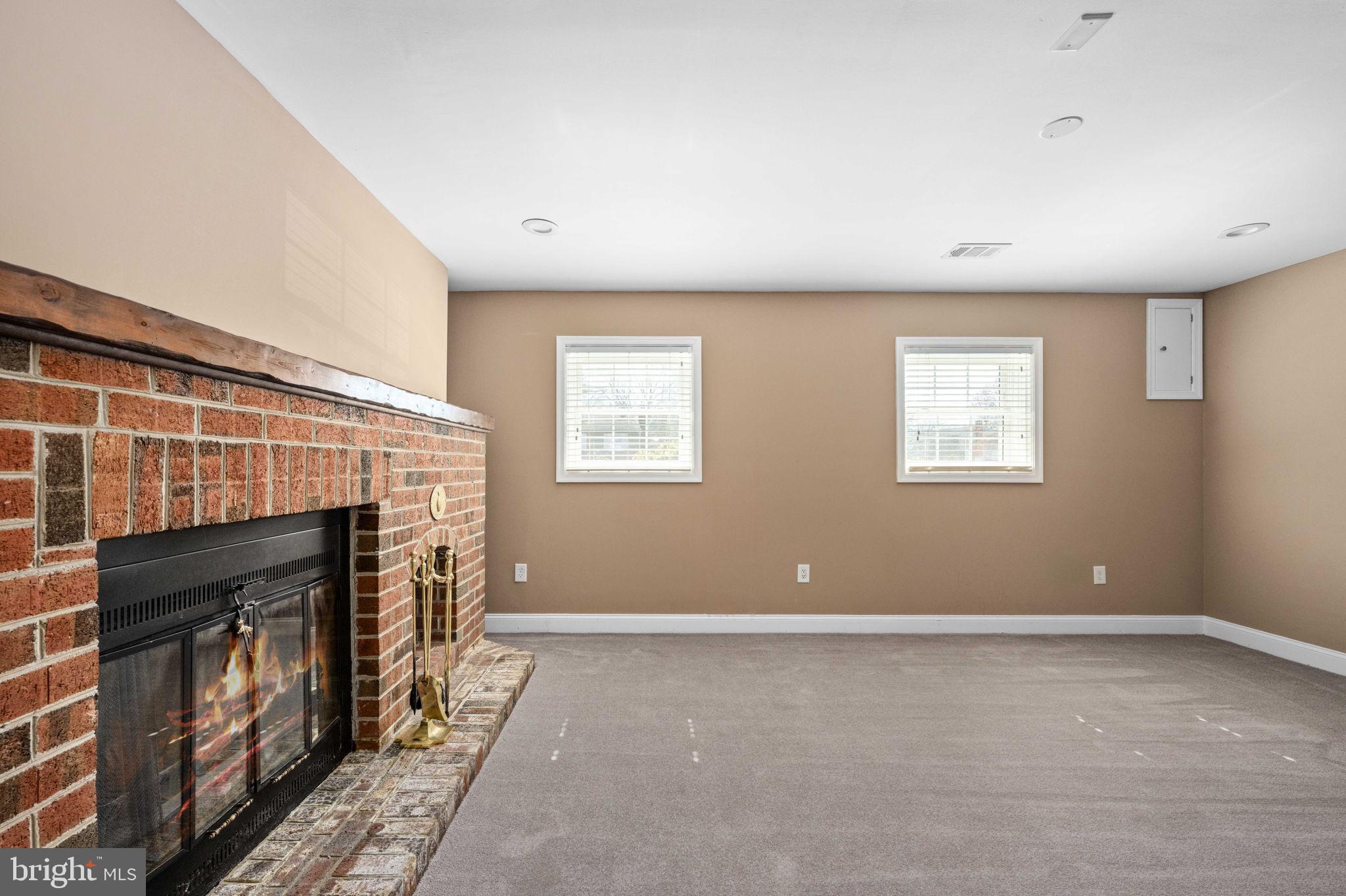 POINT OF WOODS - Residential