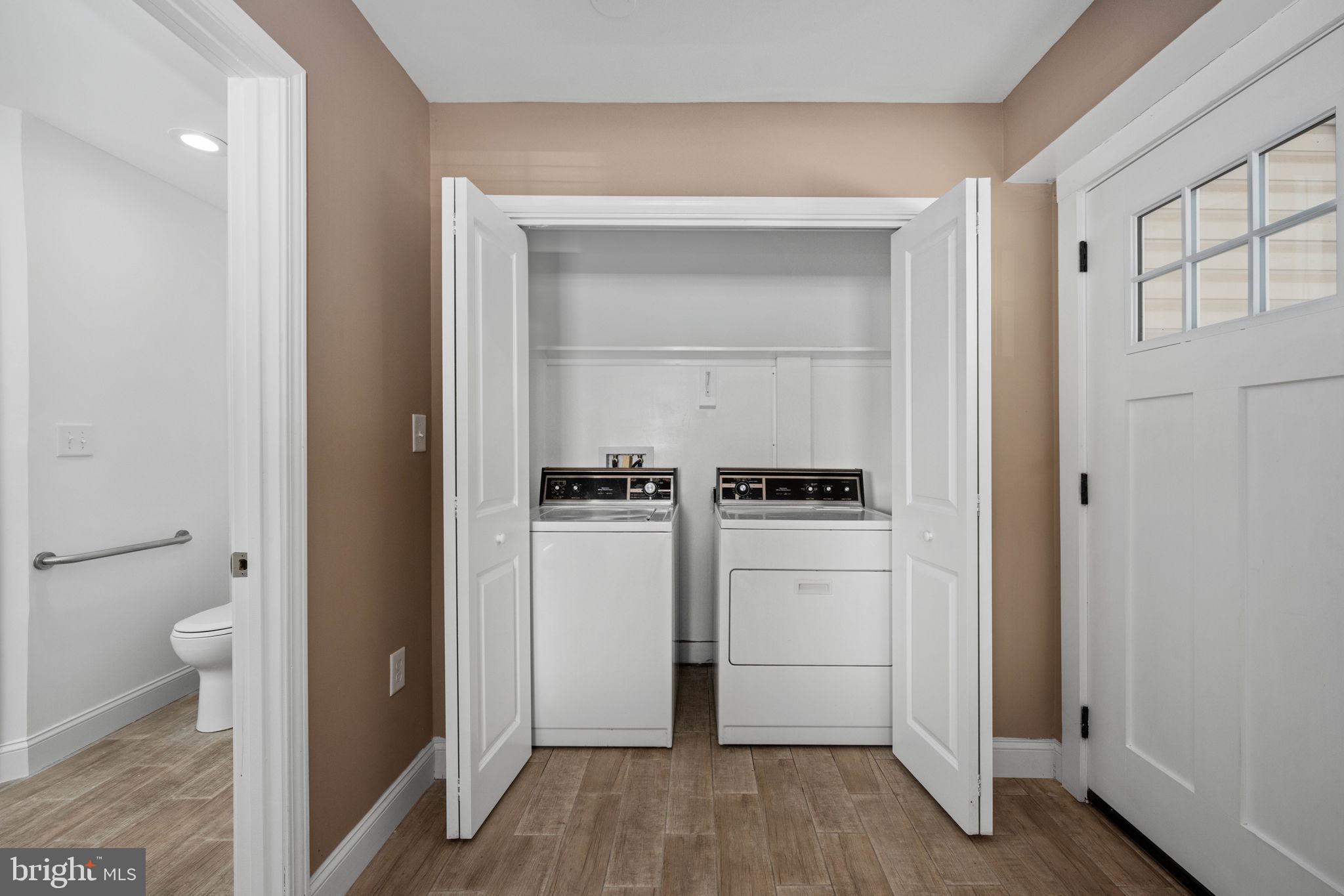 POINT OF WOODS - Residential