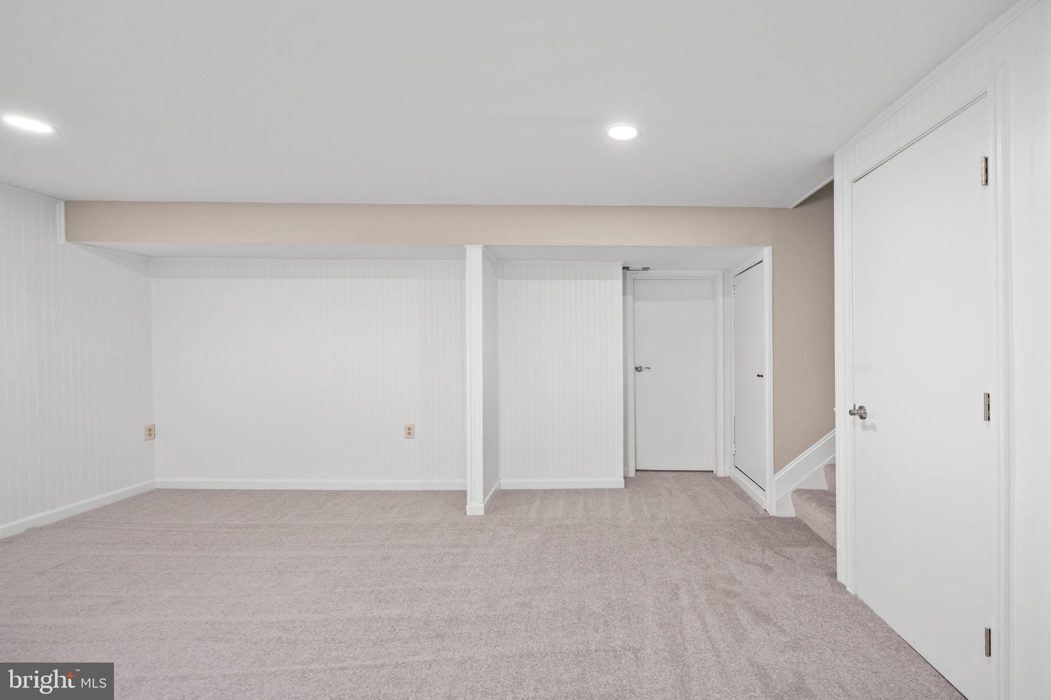 POINT OF WOODS - Residential