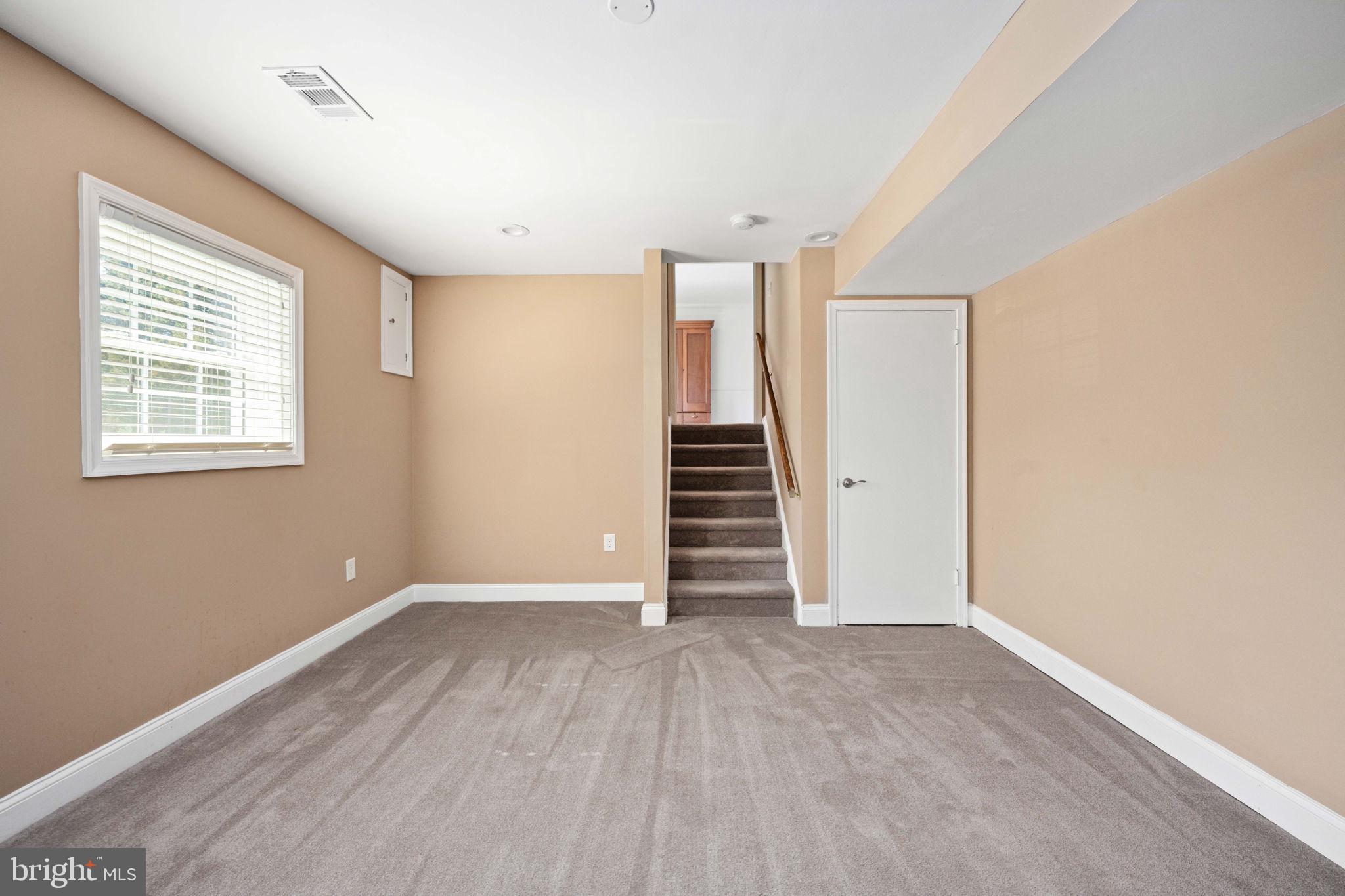 POINT OF WOODS - Residential