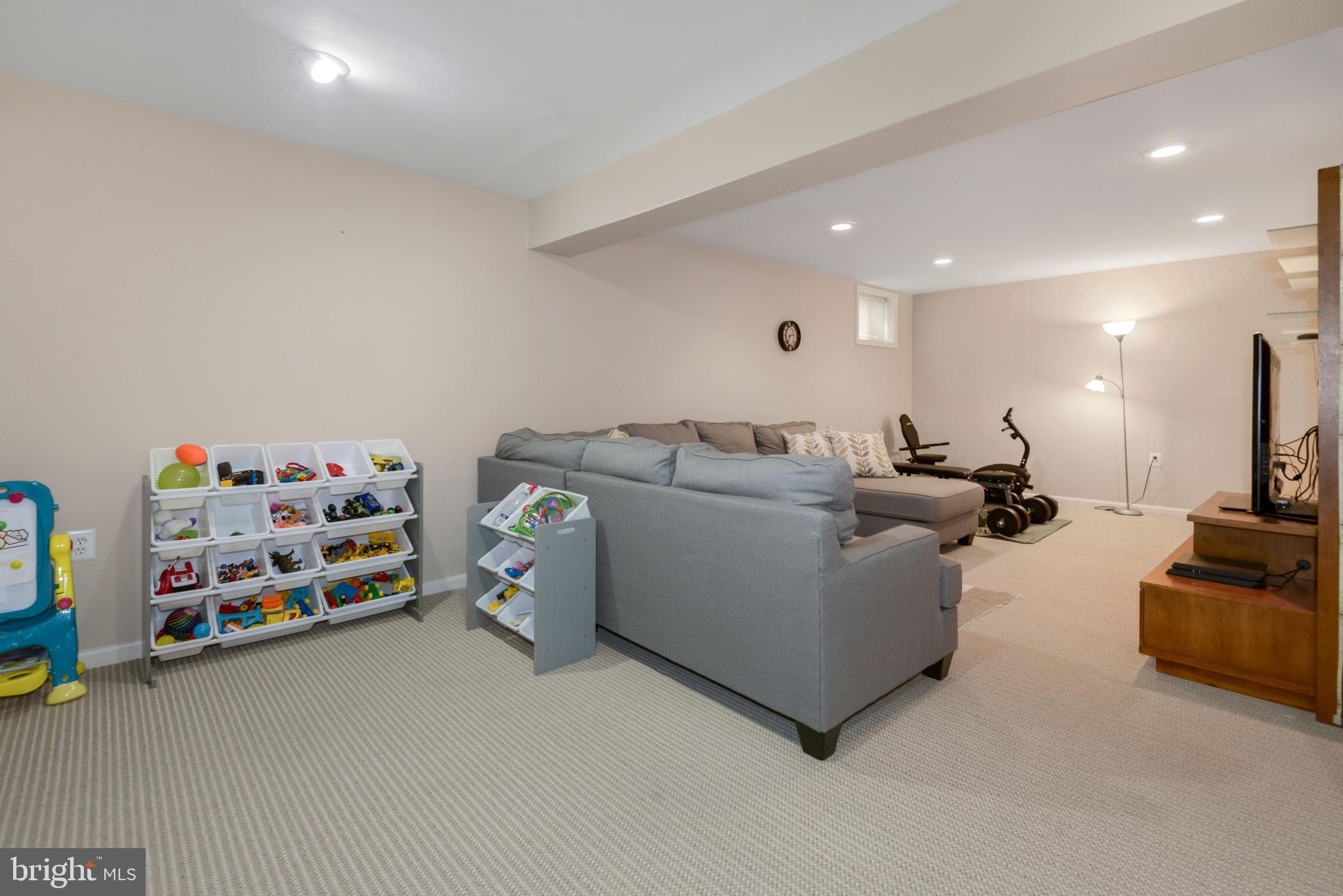 SOUTH RIDING - Residential