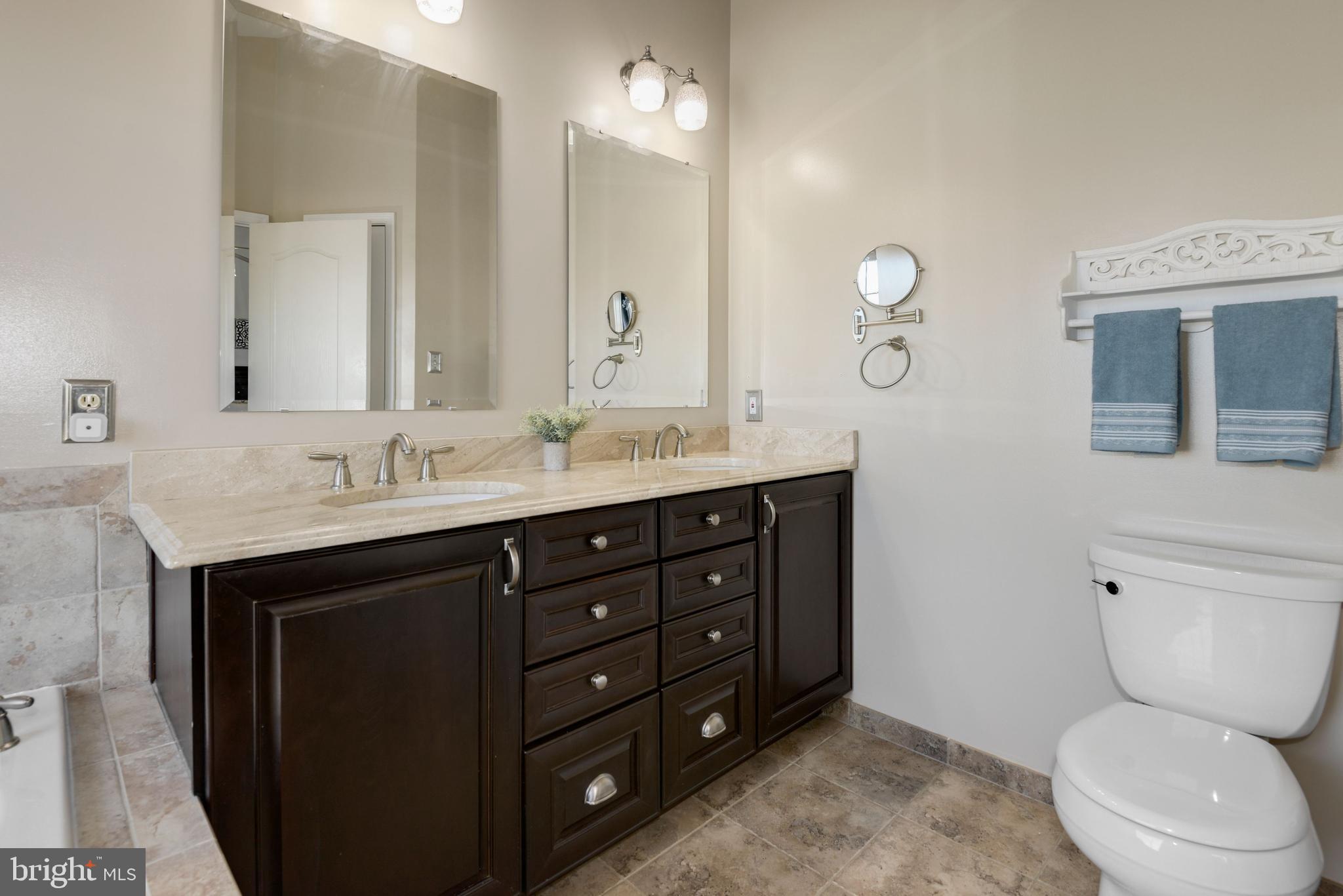 SOUTH RIDING - Residential