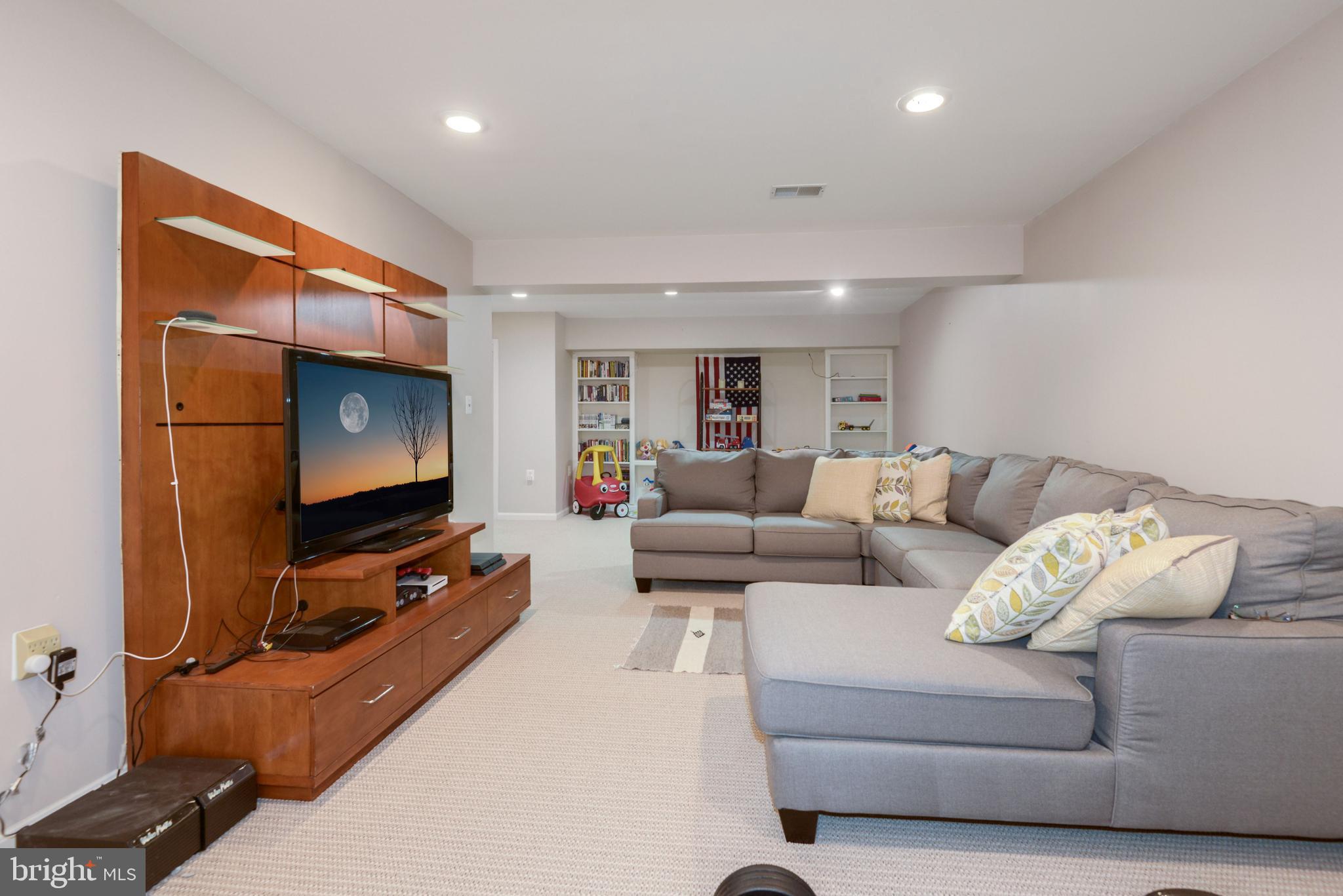 SOUTH RIDING - Residential