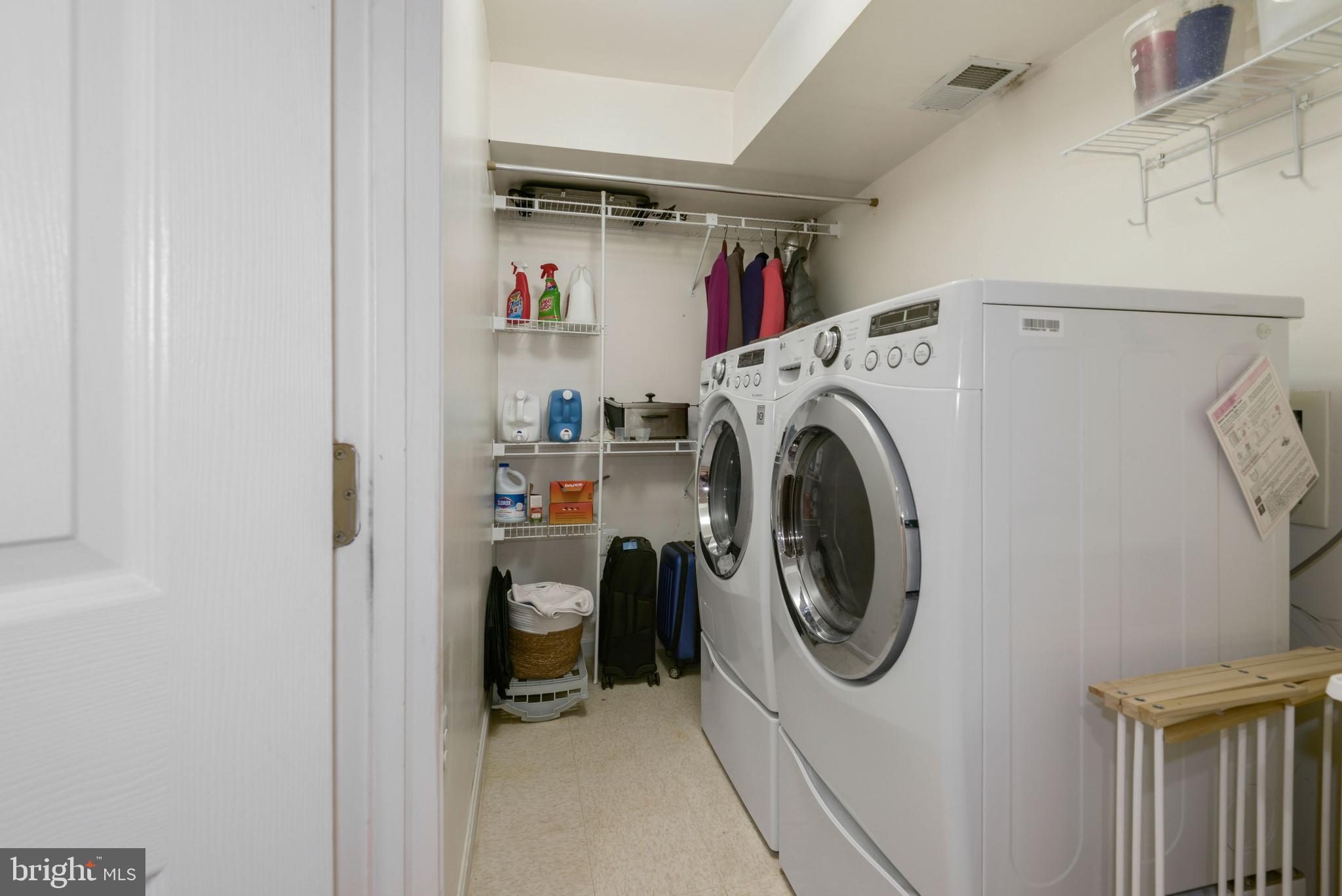 SOUTH RIDING - Residential