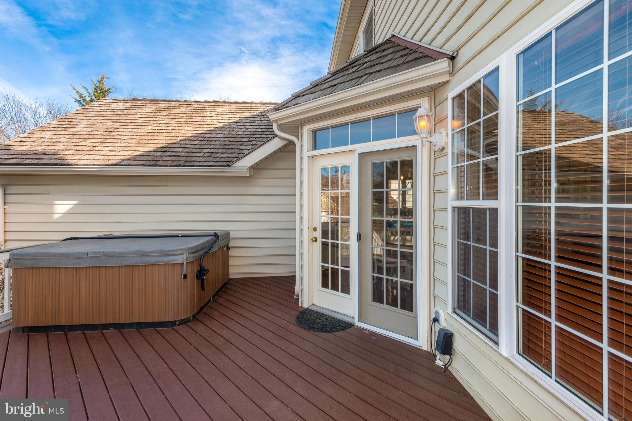 SOUTH RIDING - Residential