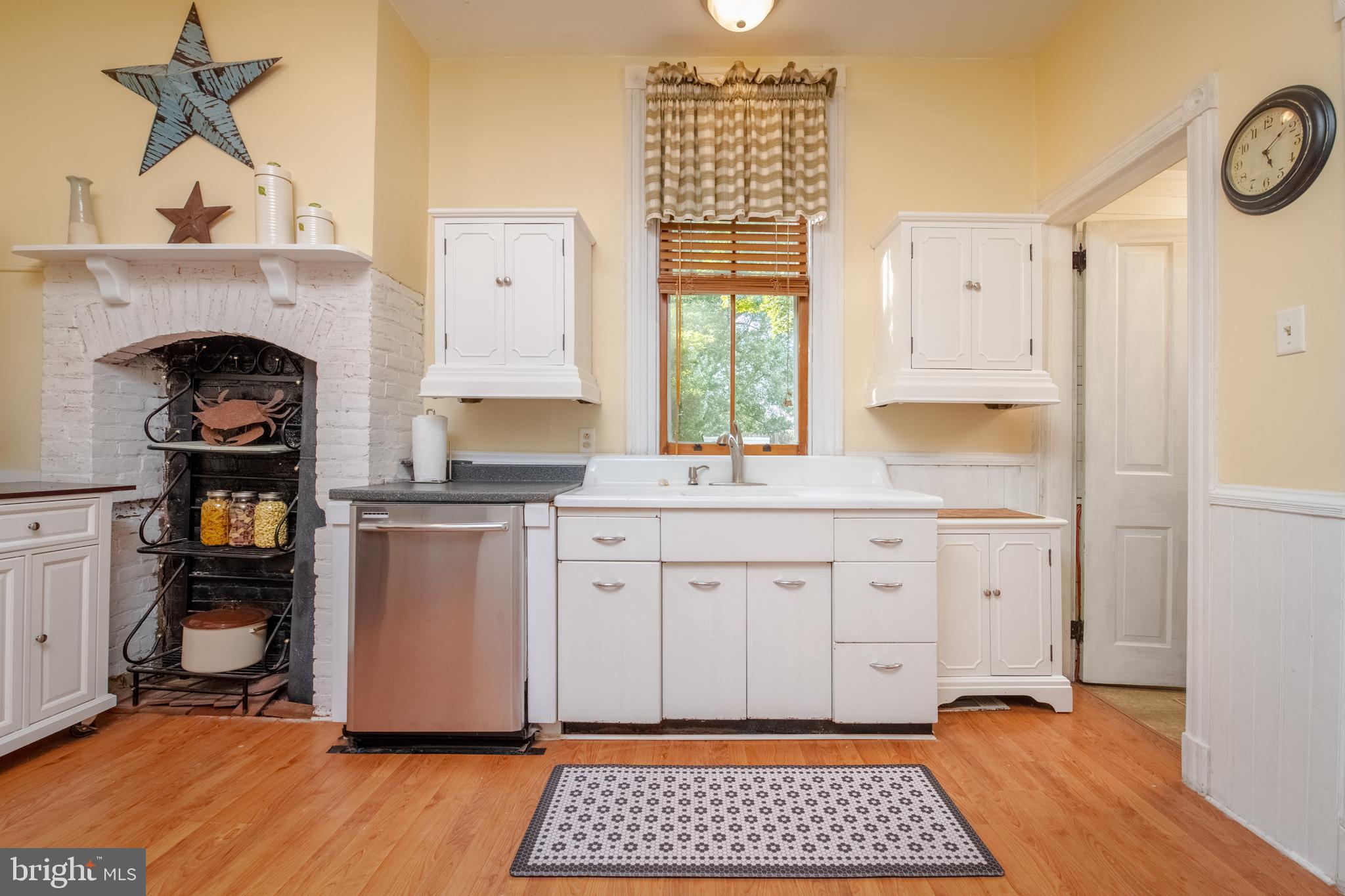 PERRYVILLE - Residential