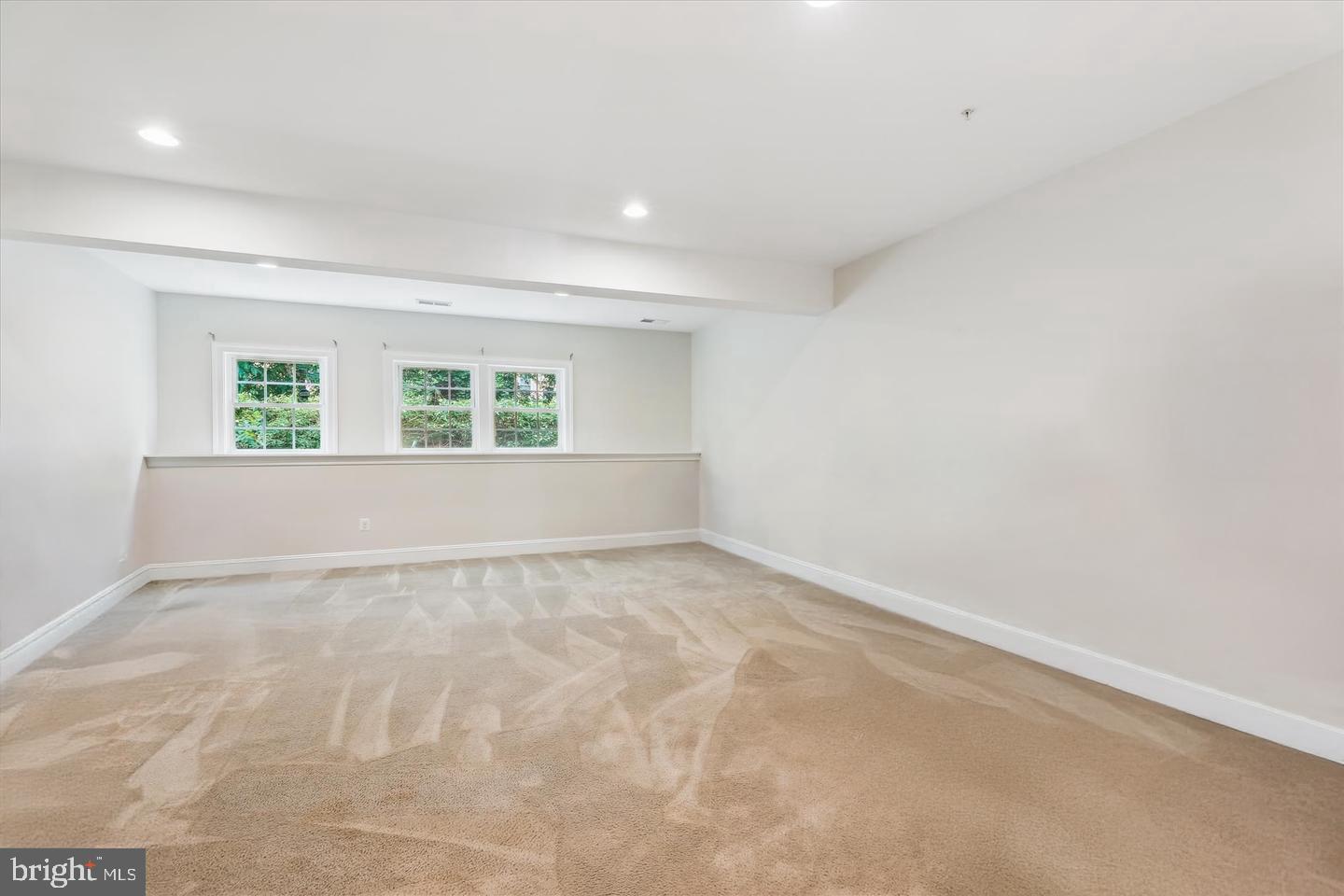 DEEP CREEK VILLAGE - Residential