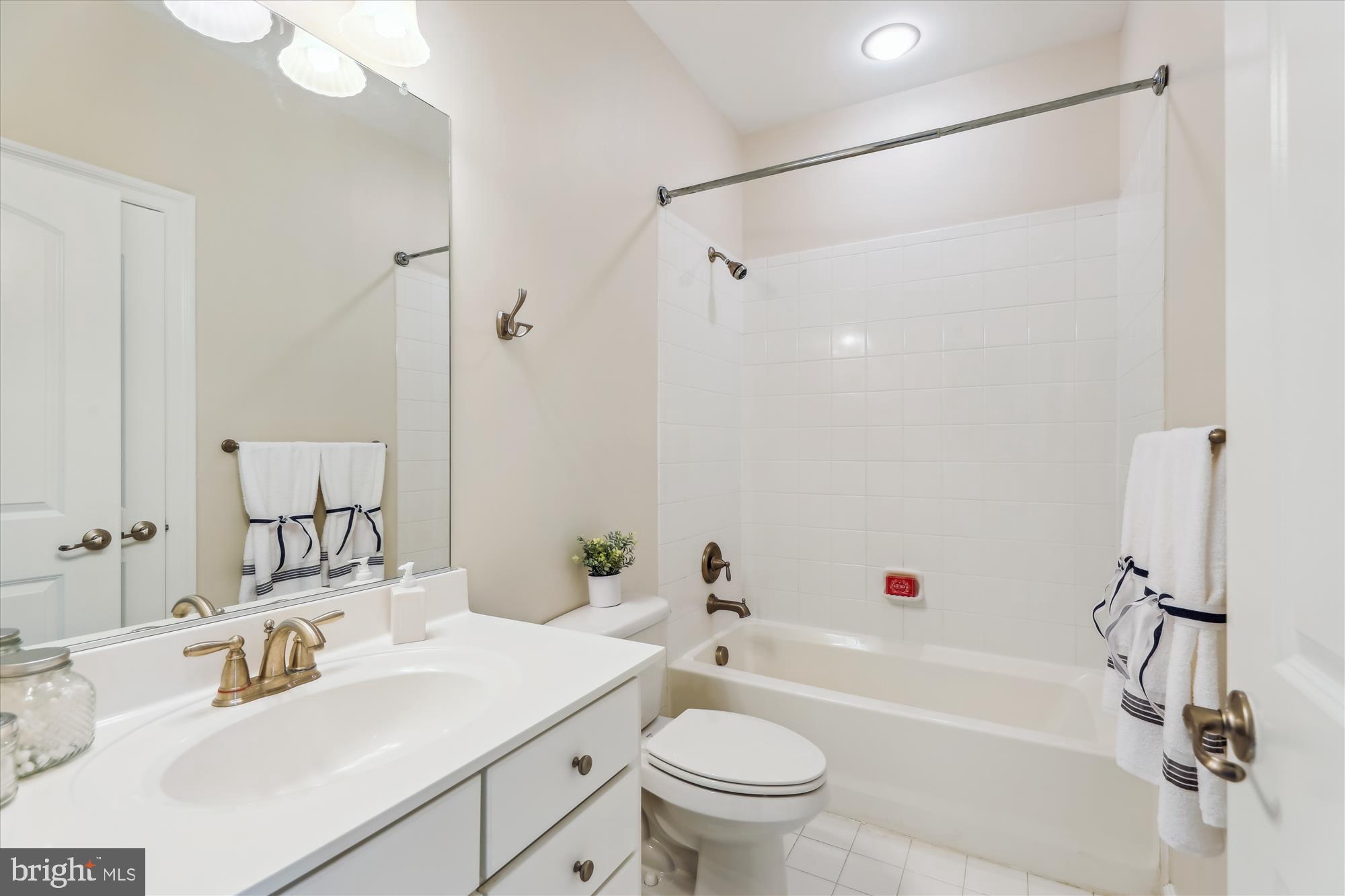 DEEP CREEK VILLAGE - Residential