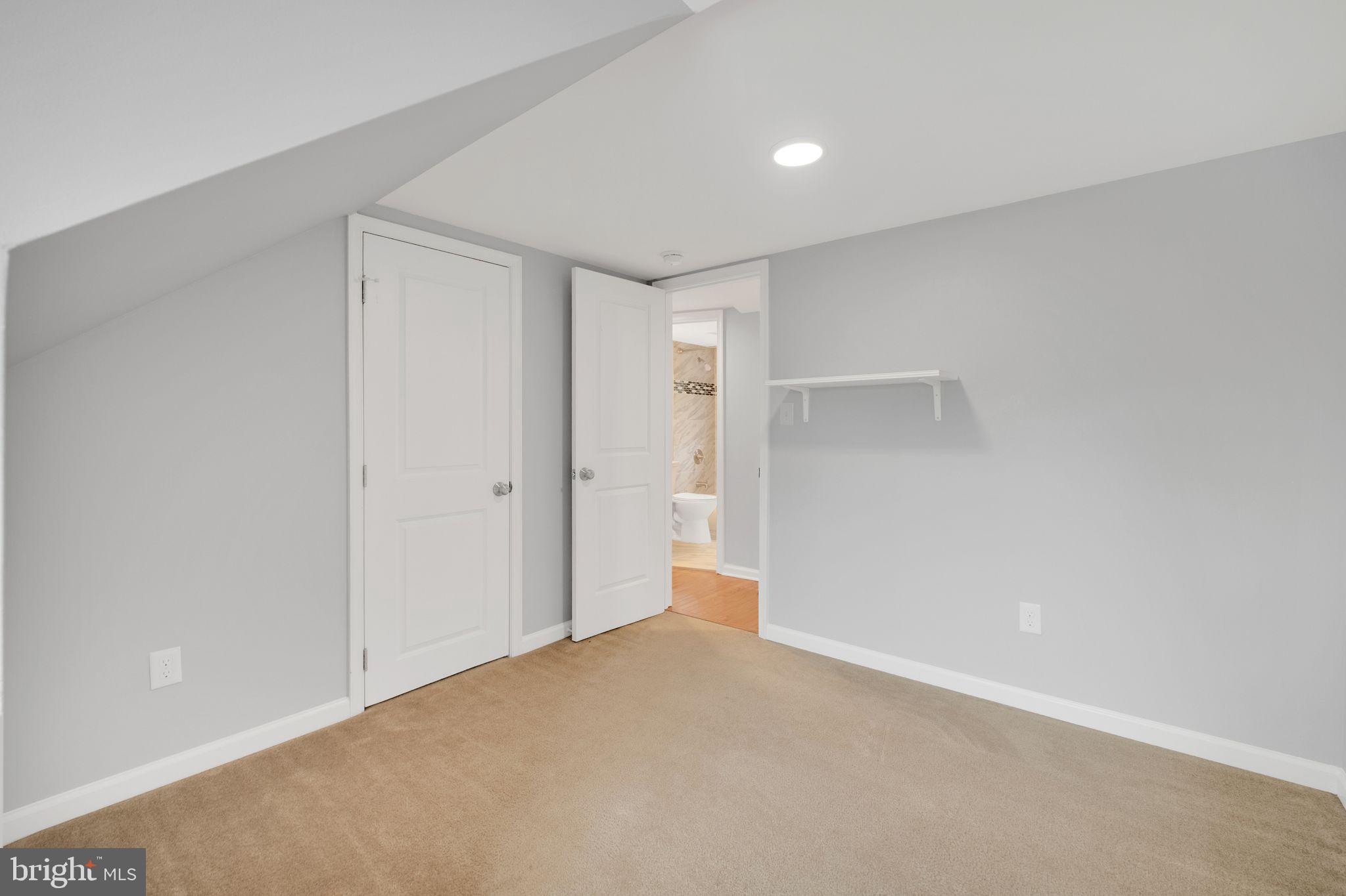 EAST HYATTSVILLE - Residential Lease