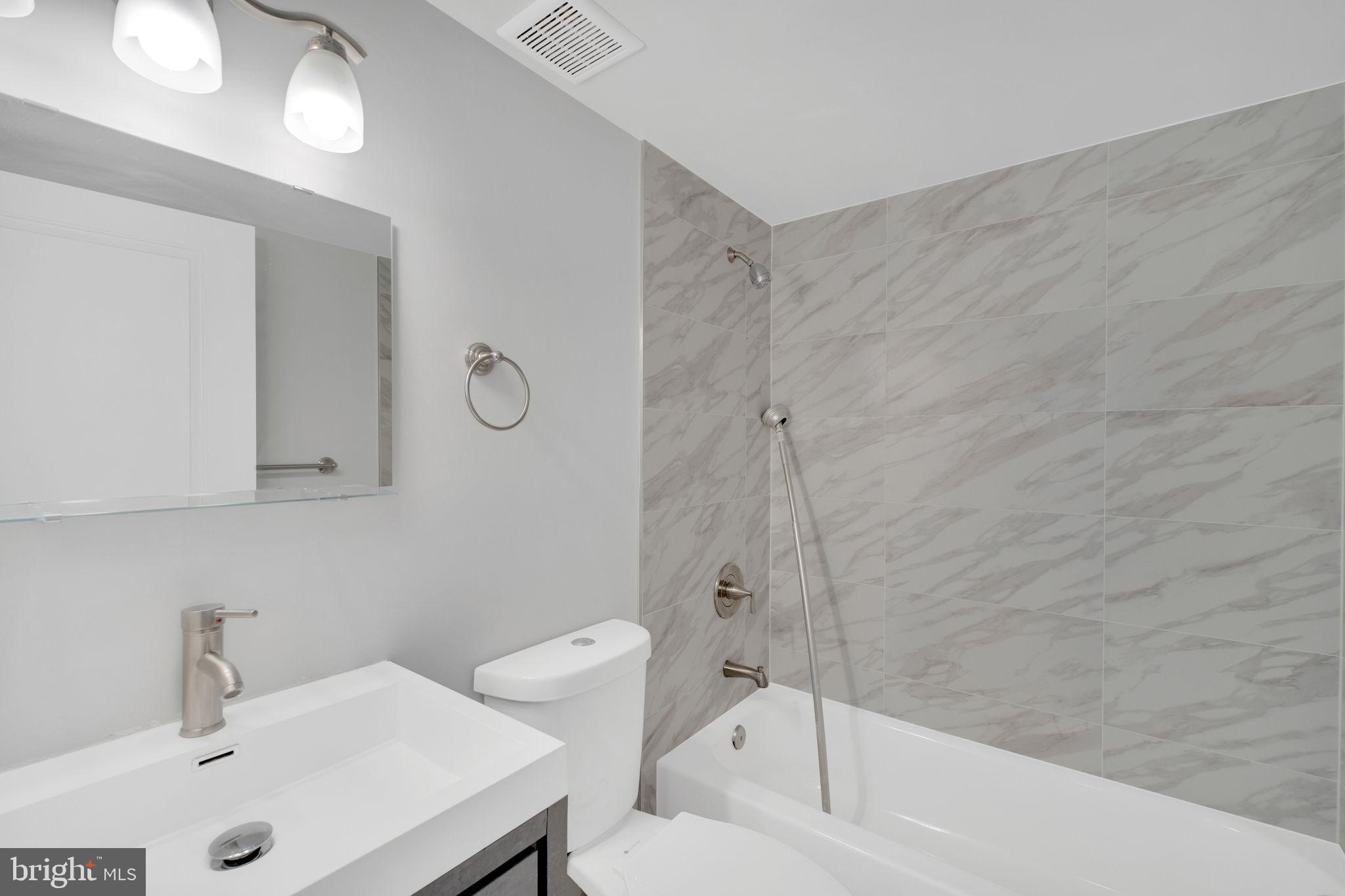 EAST HYATTSVILLE - Residential Lease