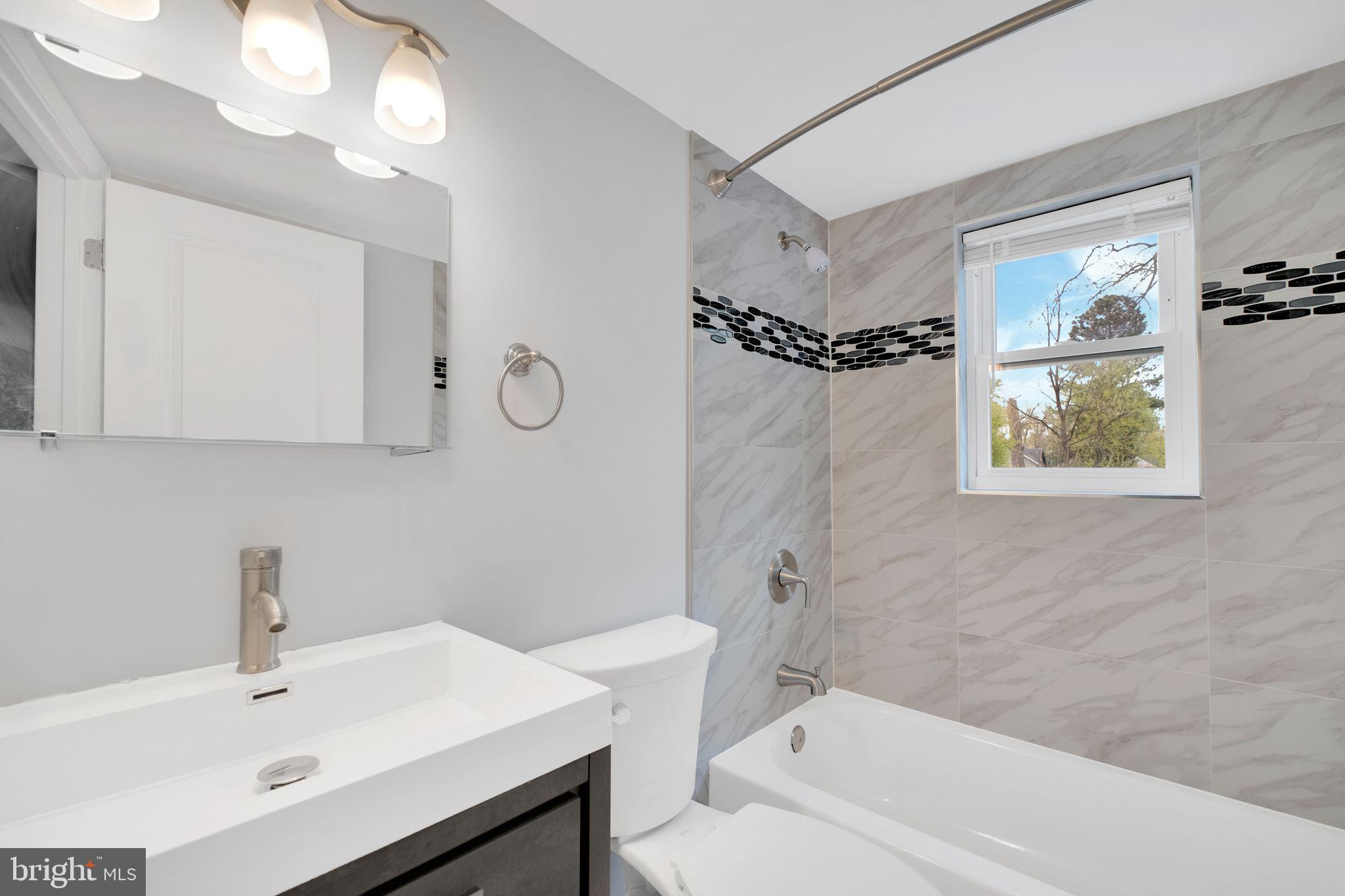 EAST HYATTSVILLE - Residential Lease