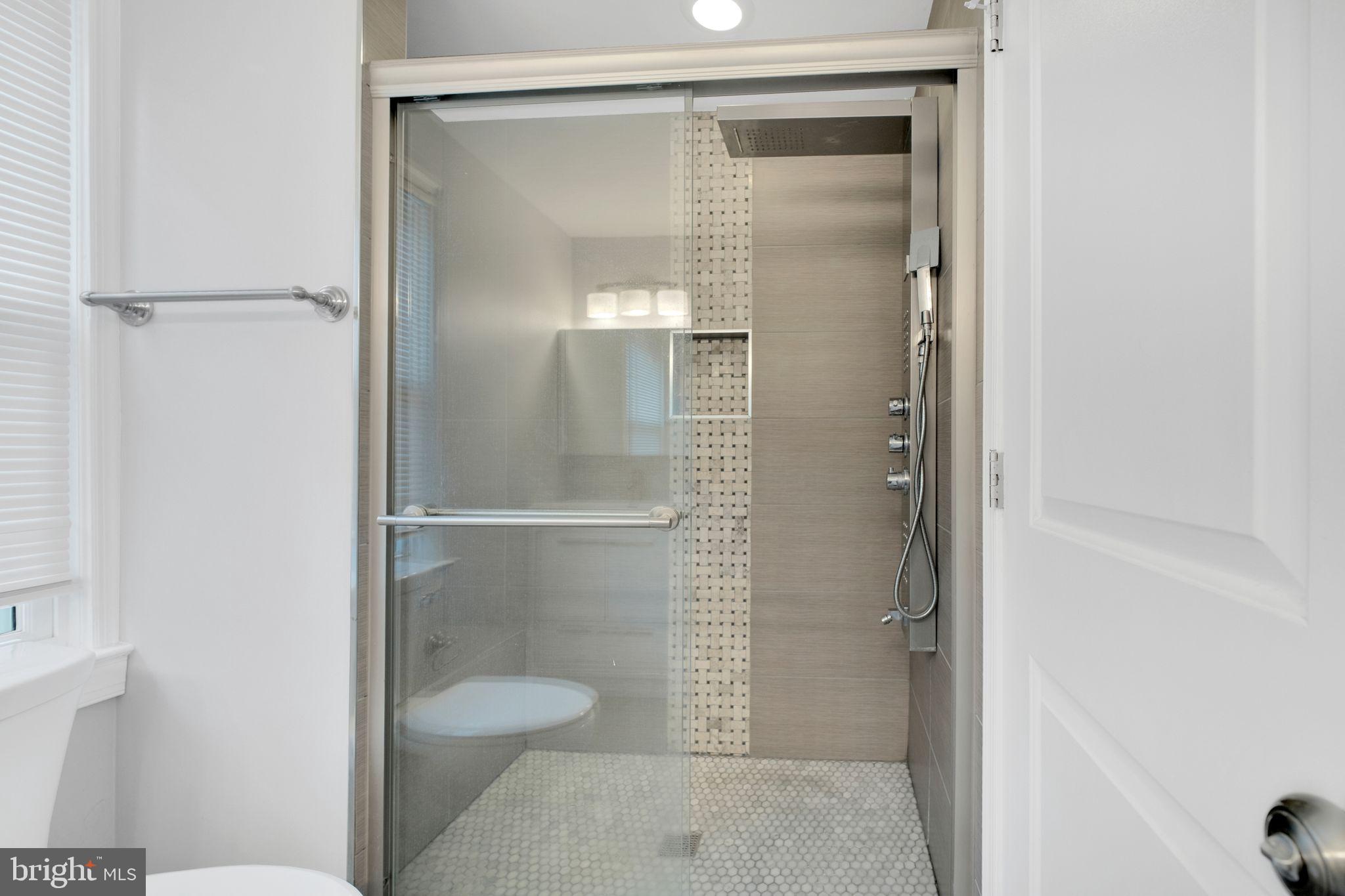 EAST HYATTSVILLE - Residential Lease