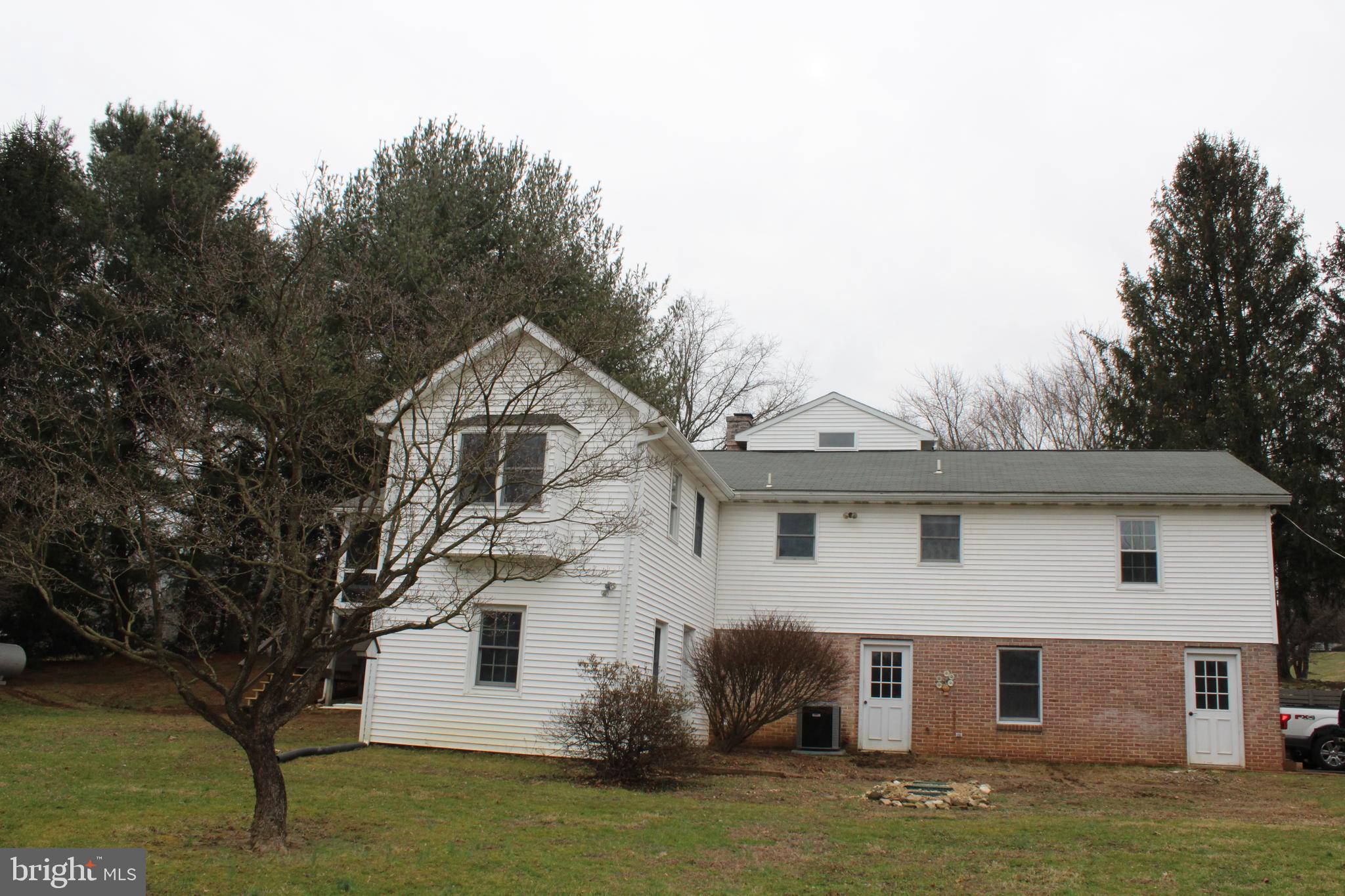 LANCASTER - Residential Lease