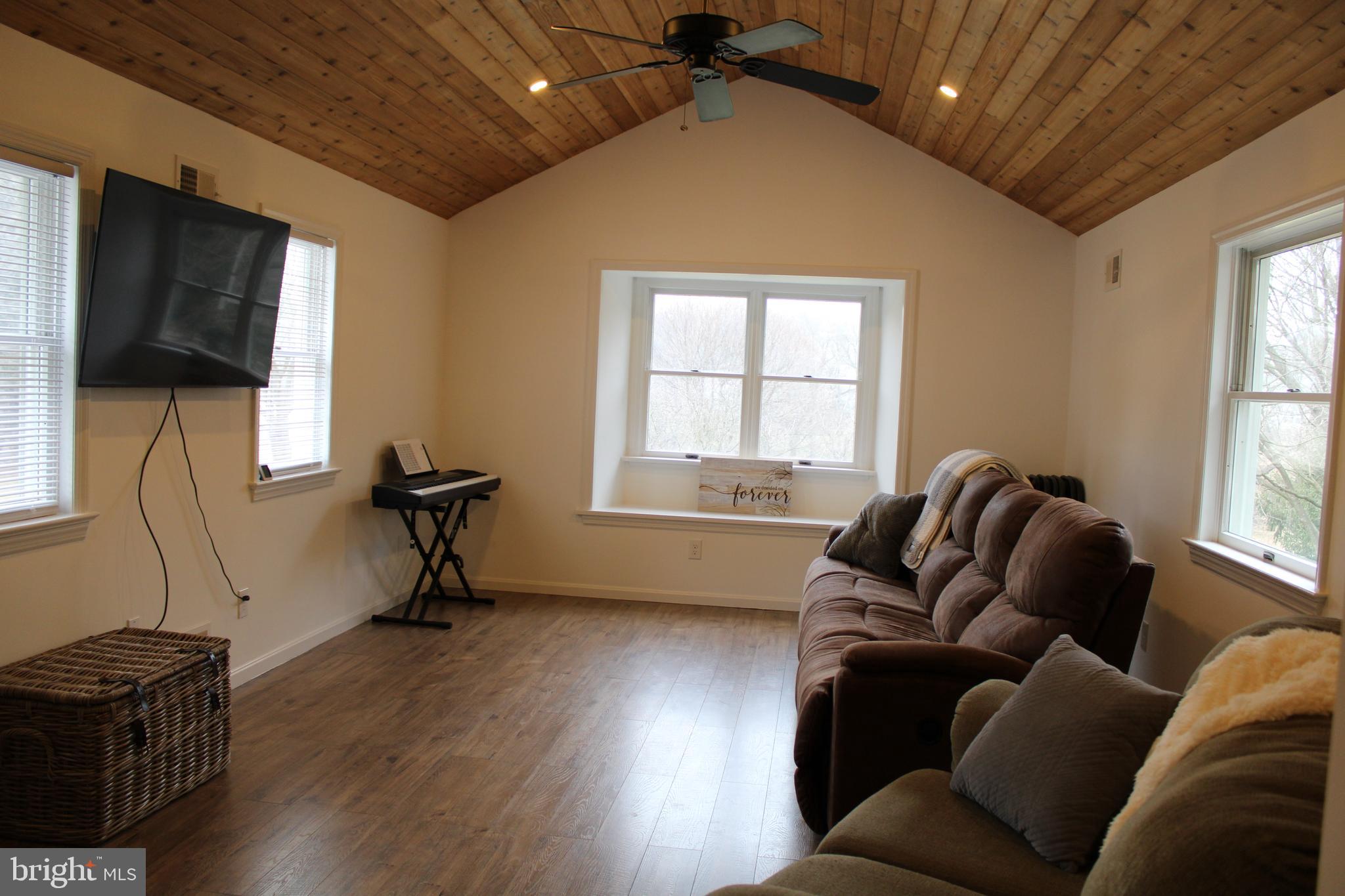 LANCASTER - Residential Lease