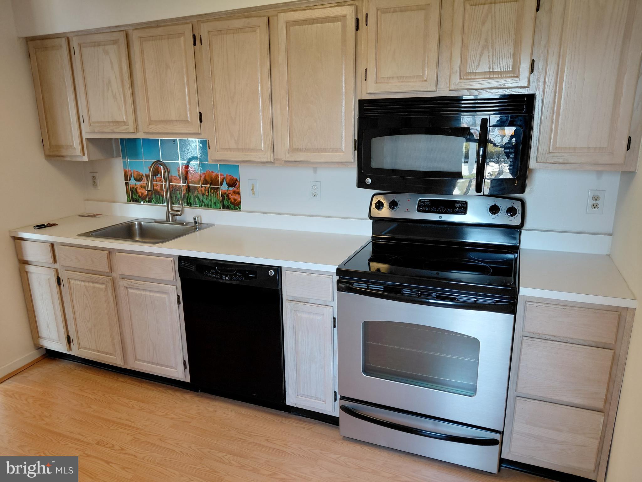 5215 LE PARC DRIVE 2