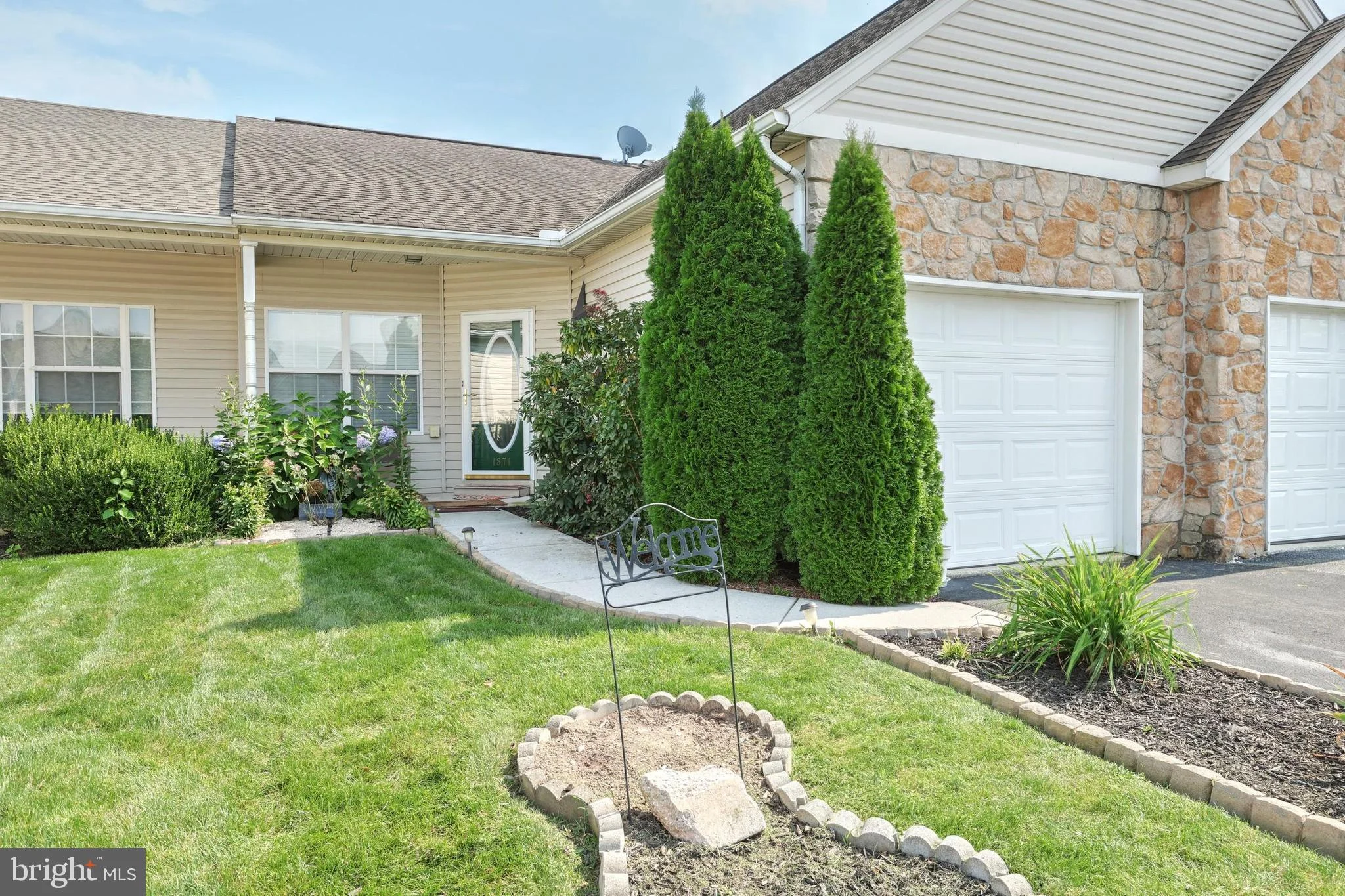 1871 Deerfield Drive, Dover, PA 17315