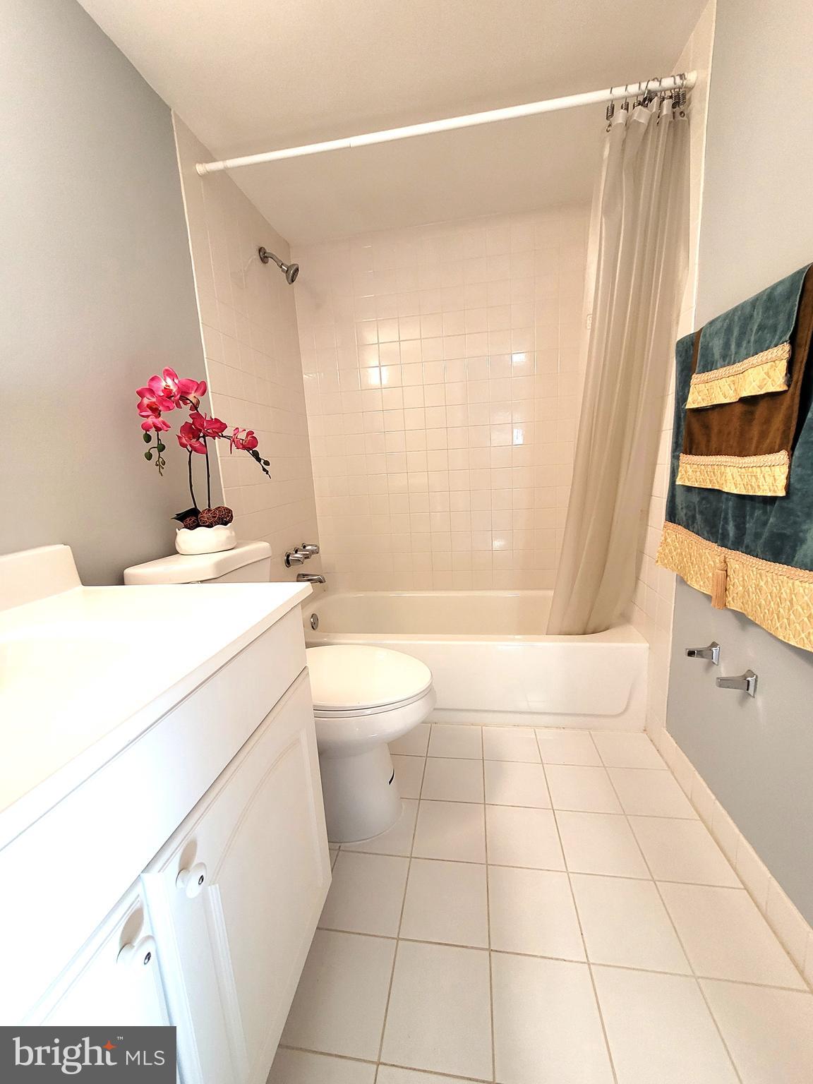 HAWTHORNE VILLAGE - Residential