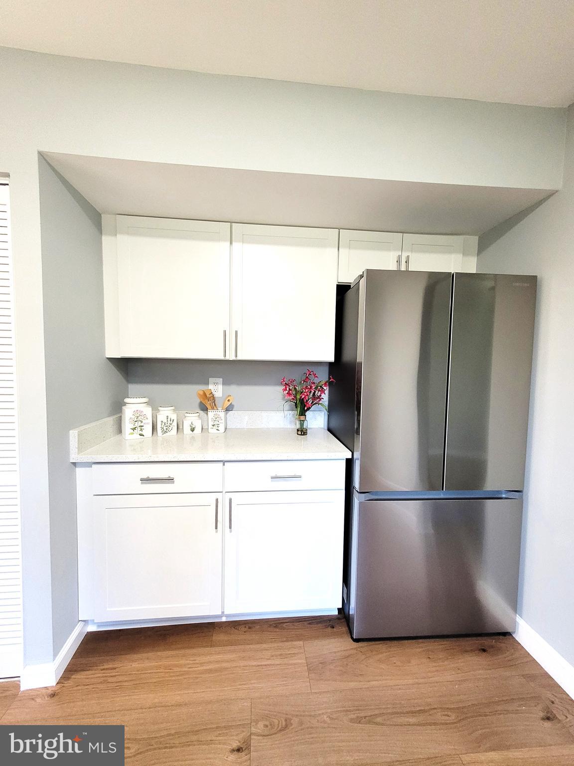 HAWTHORNE VILLAGE - Residential