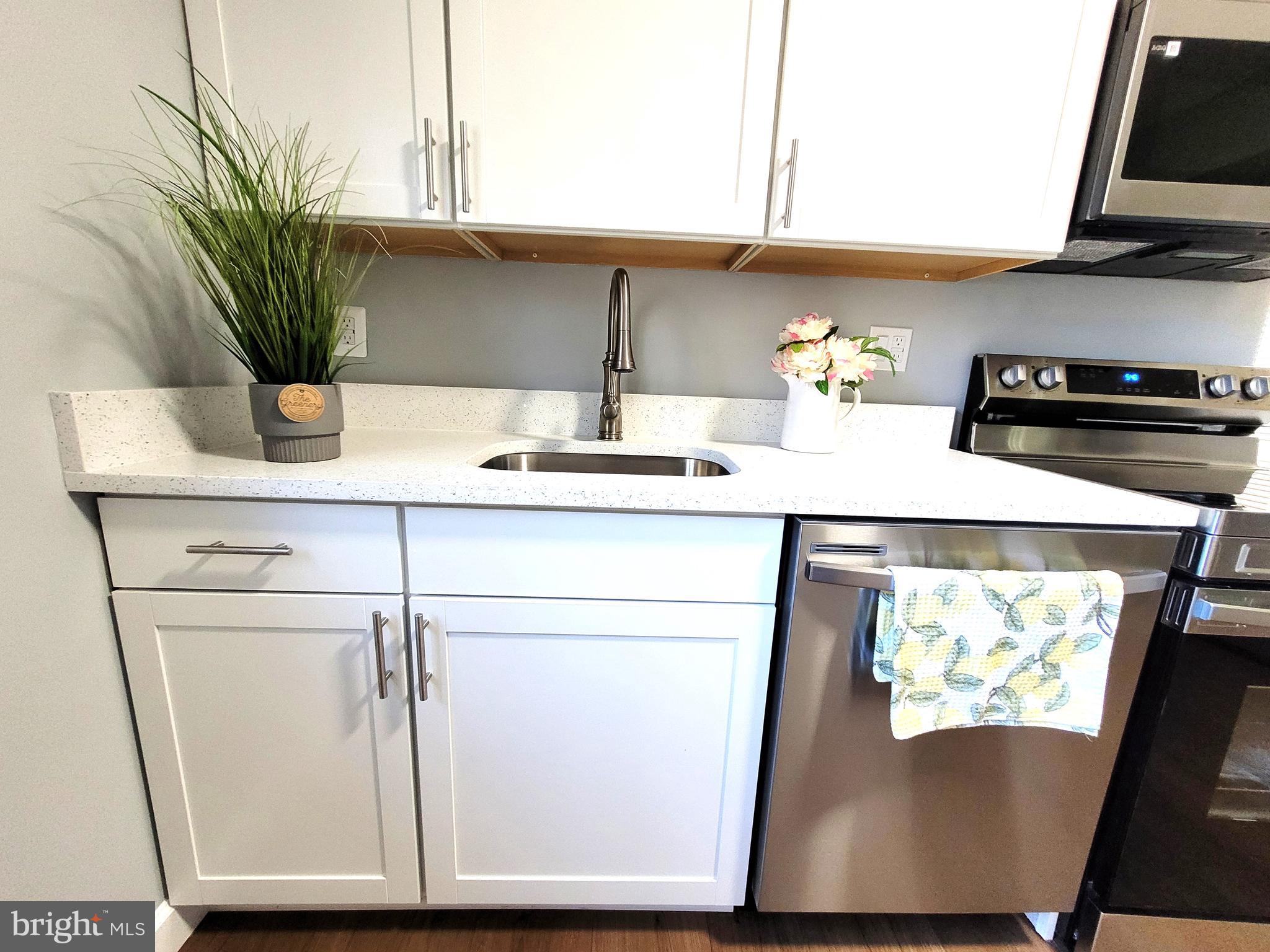 HAWTHORNE VILLAGE - Residential