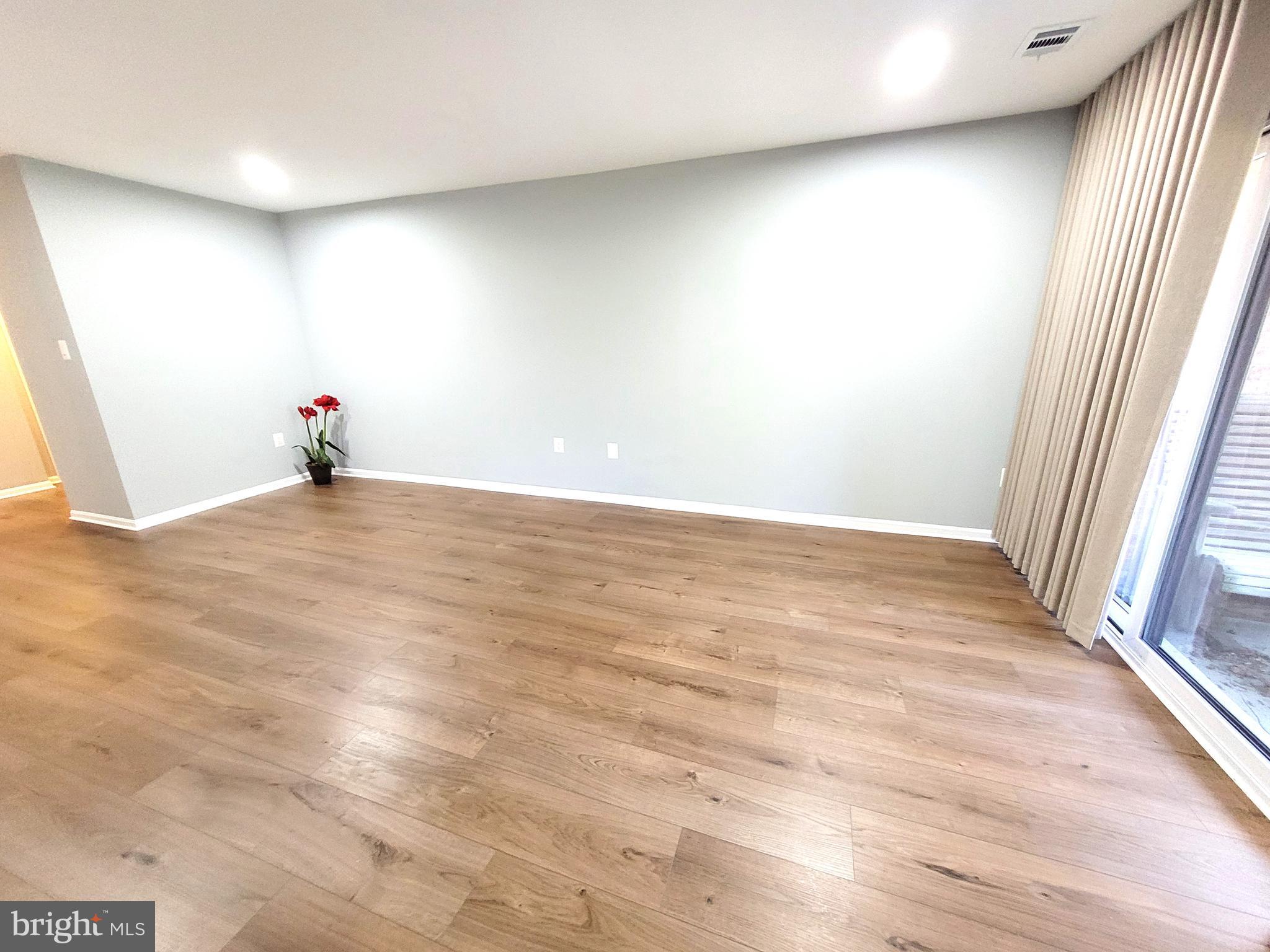 HAWTHORNE VILLAGE - Residential