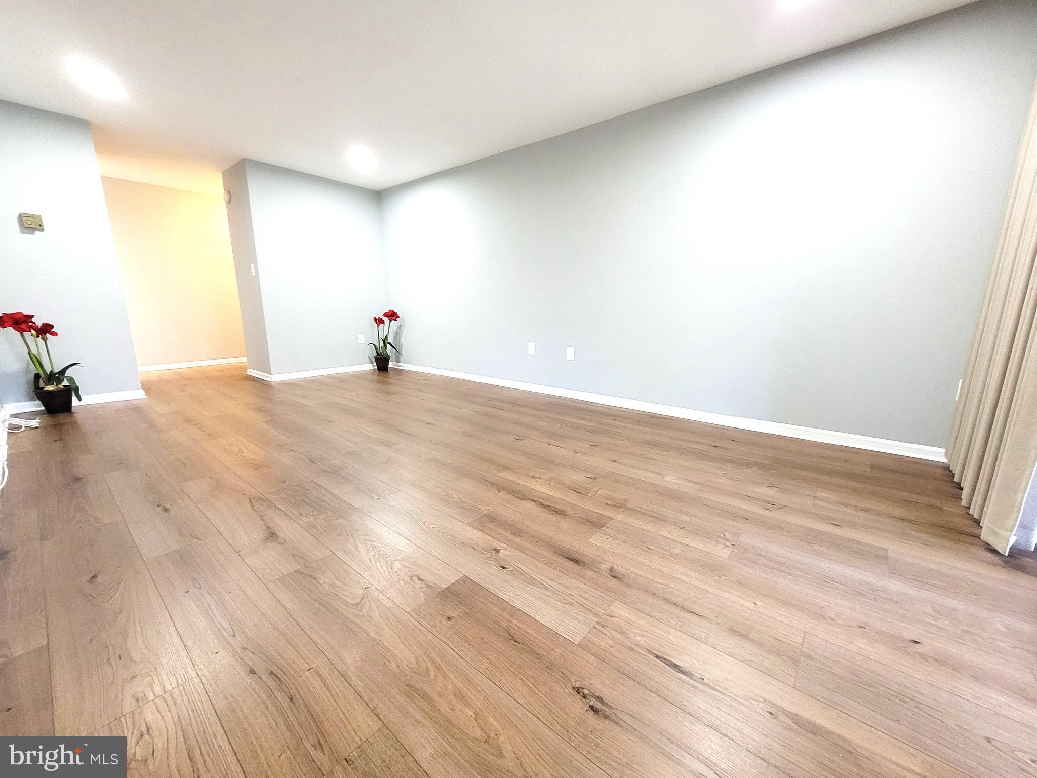 HAWTHORNE VILLAGE - Residential