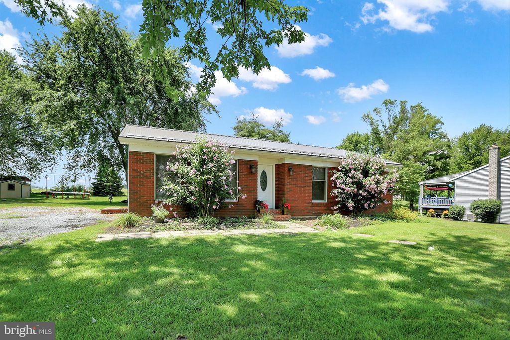 Photo of 50 TRAIL RD S, ELIZABETHTOWN, PA 17022 (MLS # PALA2038016)