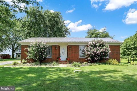 Photo of 50 TRAIL RD S, ELIZABETHTOWN, PA 17022 (MLS # PALA2038016)