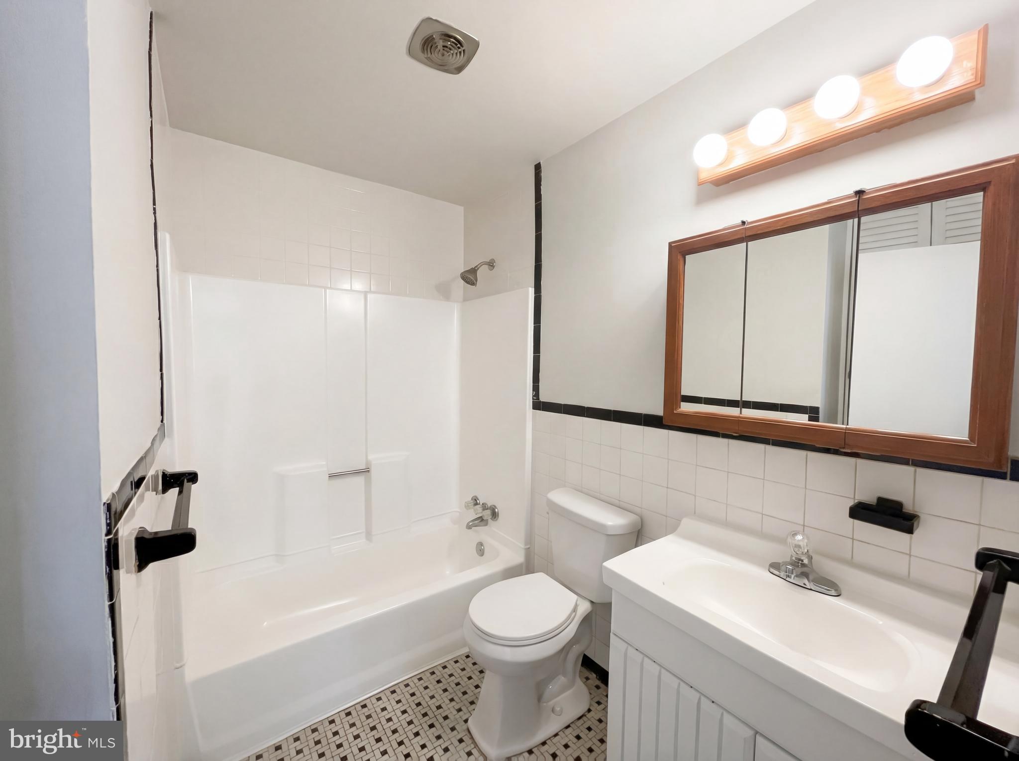 INDIAN HEAD MANOR SUB - Residential