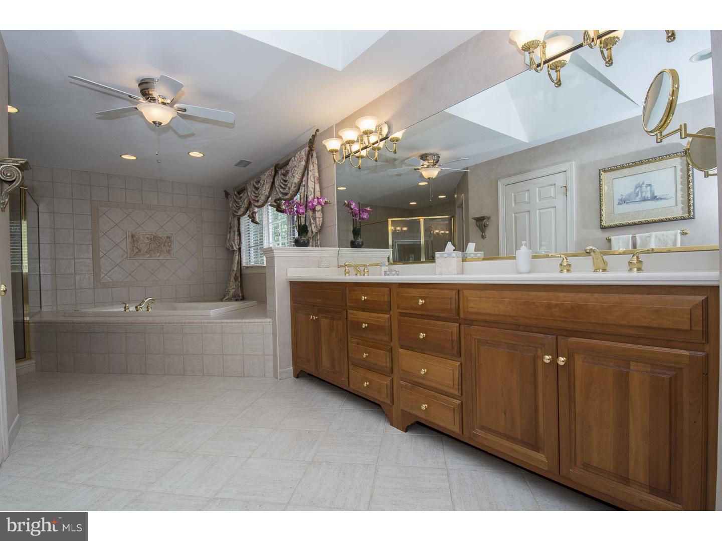 MAPLE HILL - Residential