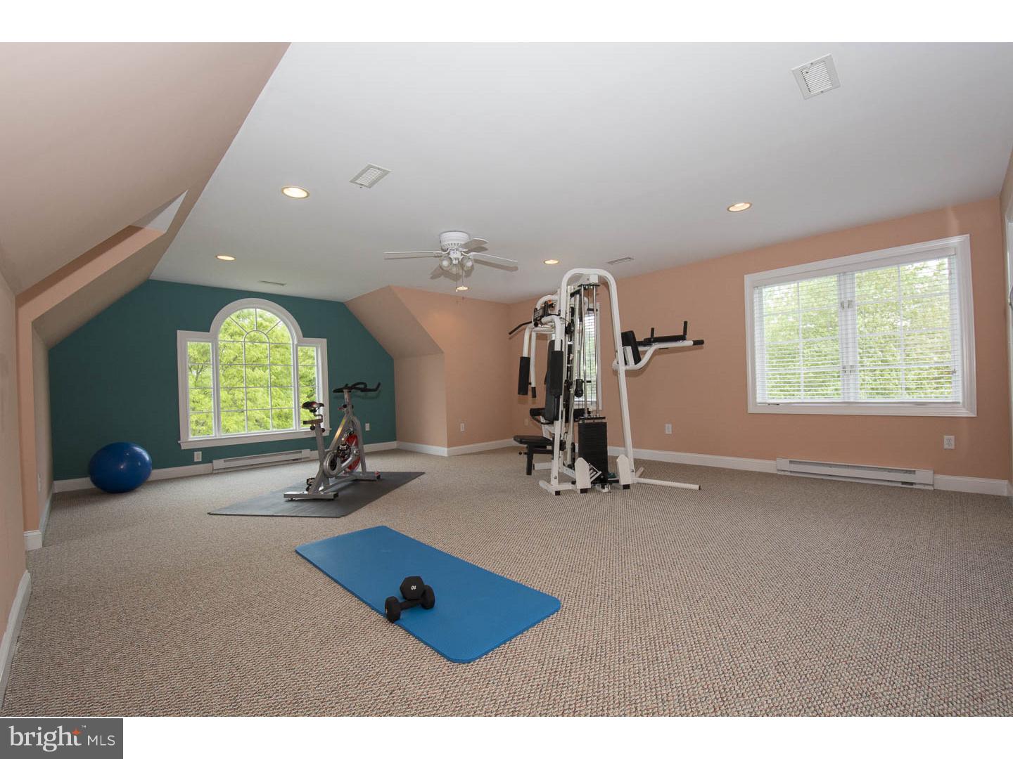 MAPLE HILL - Residential