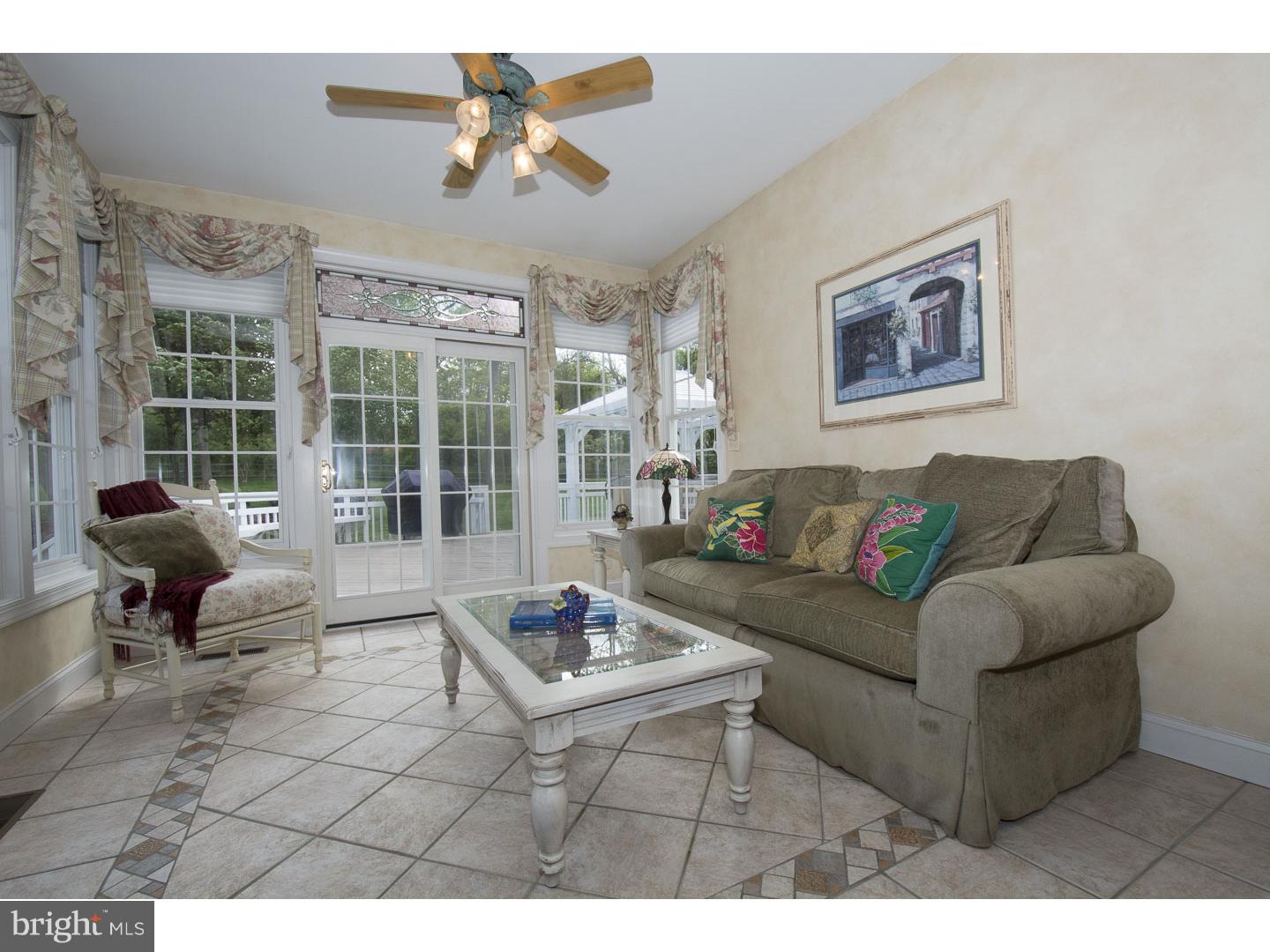 MAPLE HILL - Residential