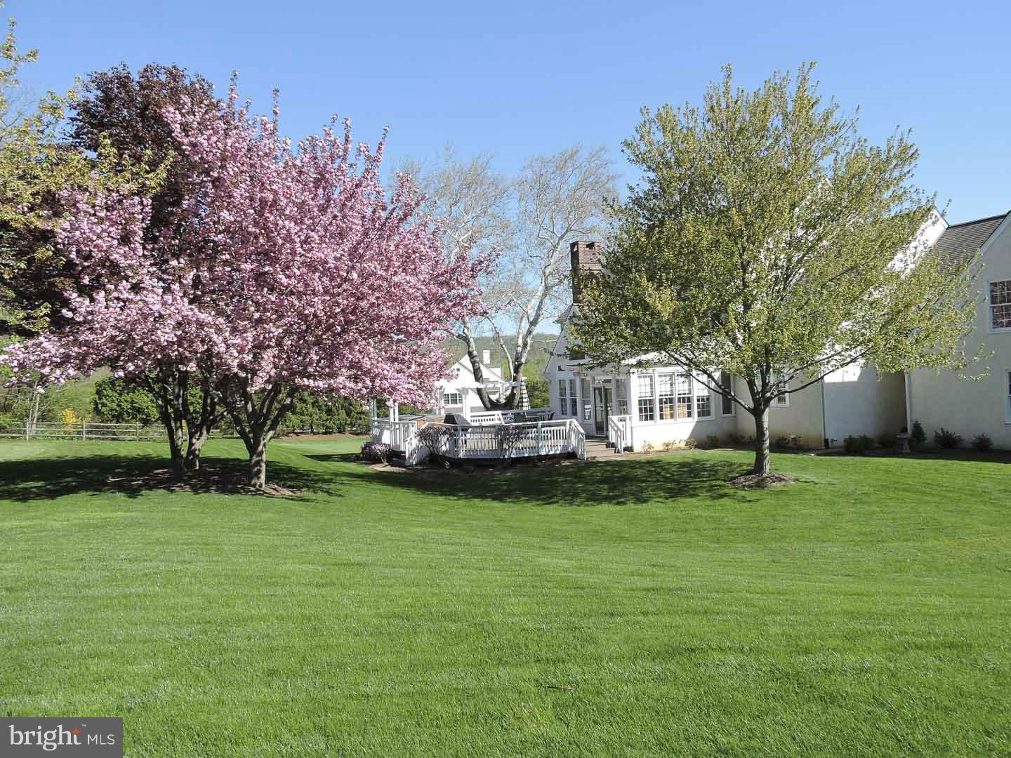 MAPLE HILL - Residential