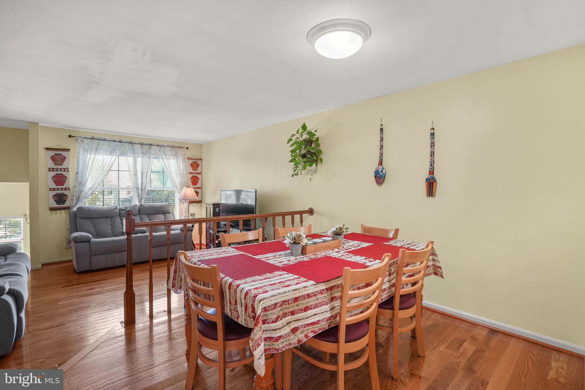 GUNNERS LAKE VILLAGE - Residential