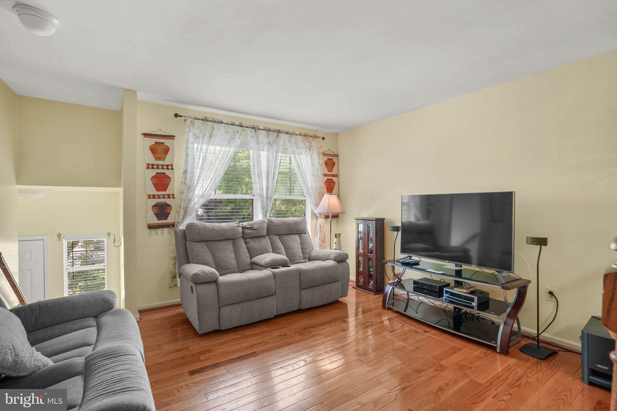 GUNNERS LAKE VILLAGE - Residential