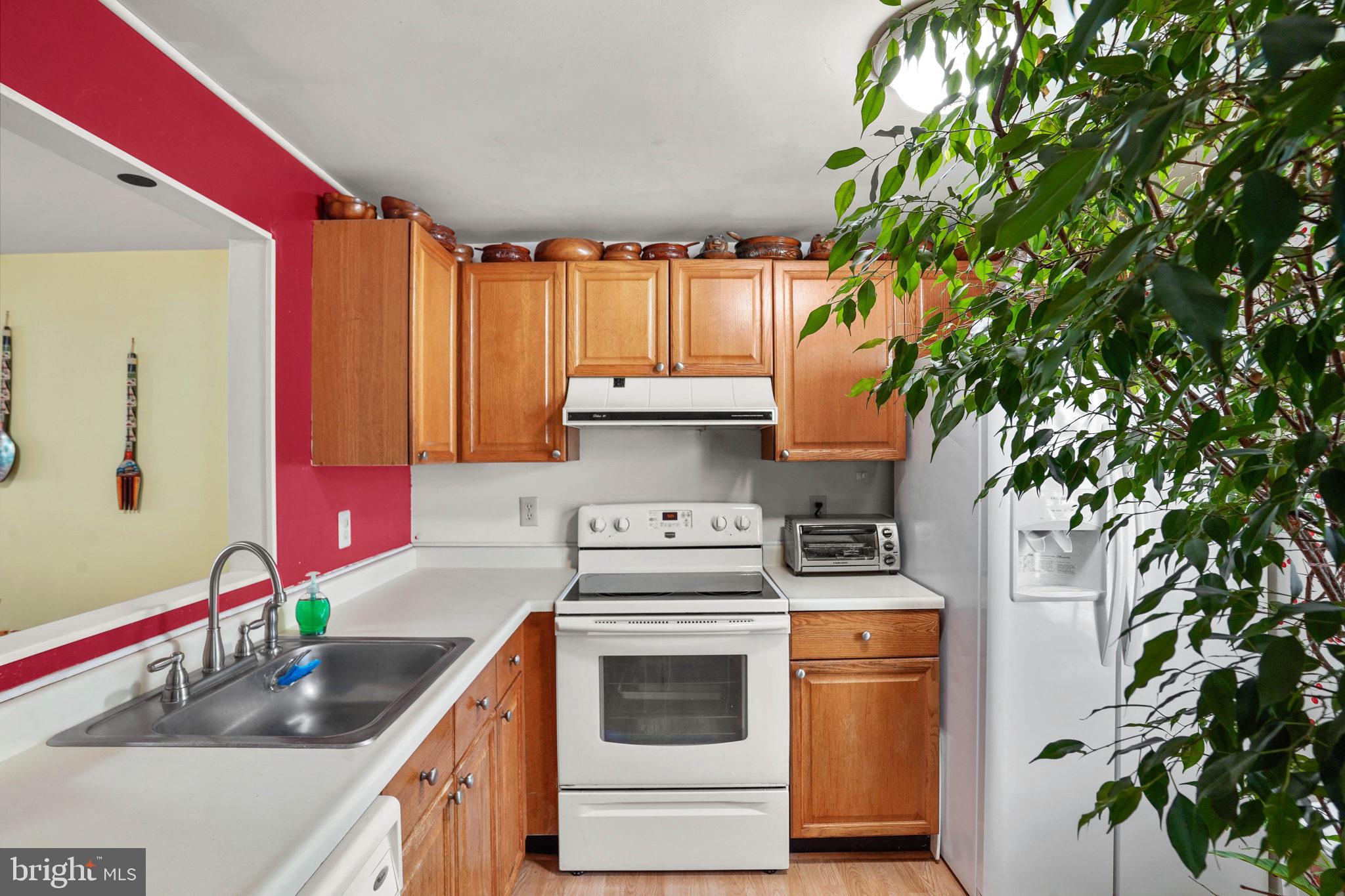 GUNNERS LAKE VILLAGE - Residential