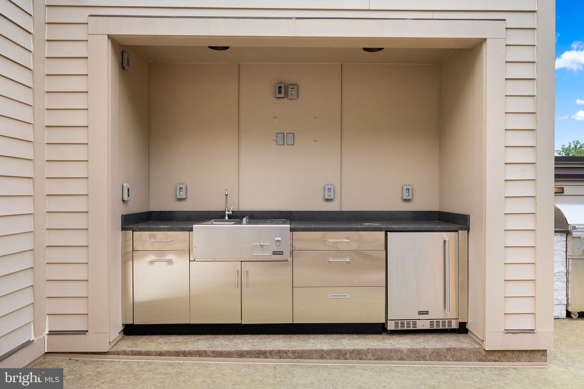 GROSVENOR HEIGHTS - Residential