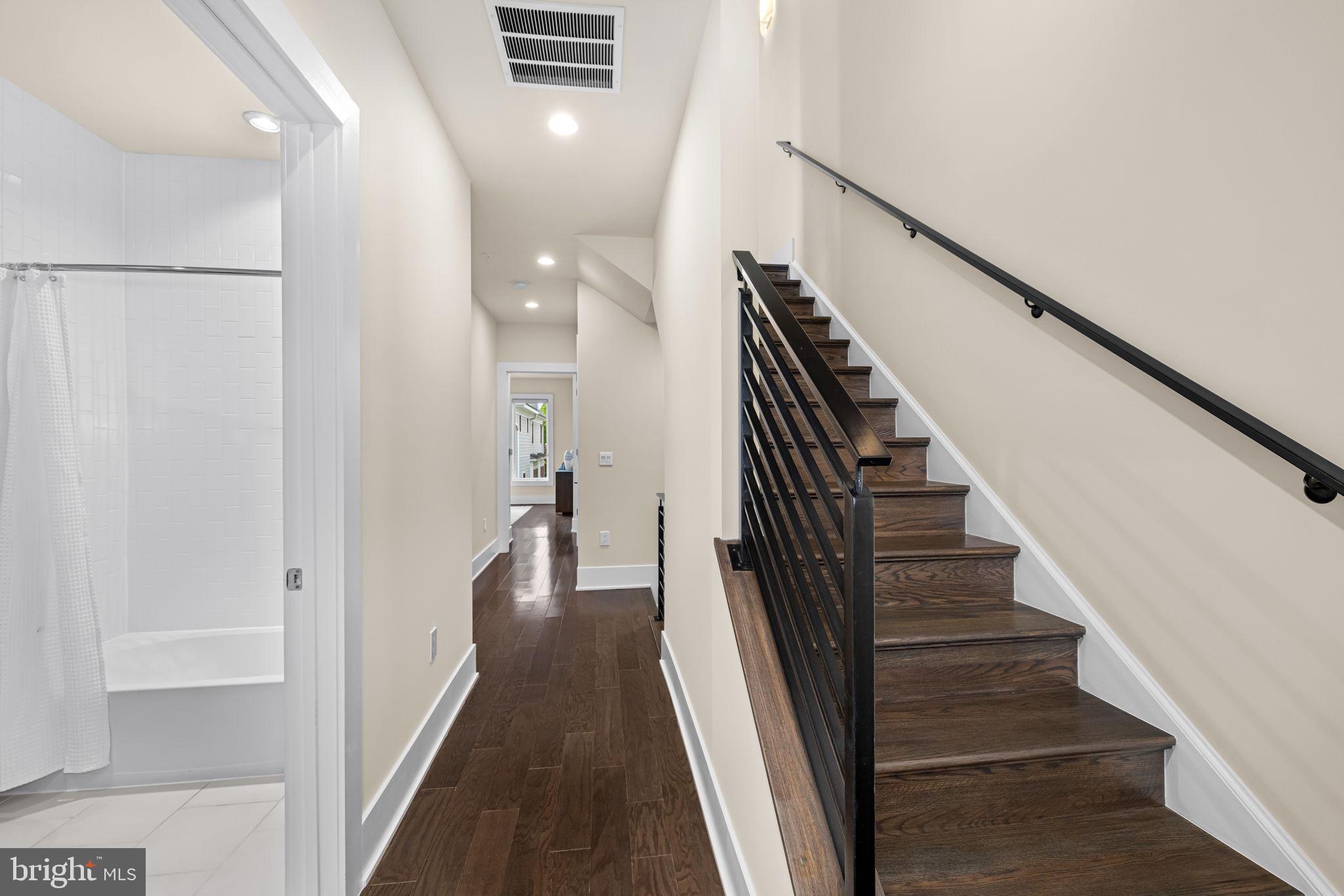 GROSVENOR HEIGHTS - Residential