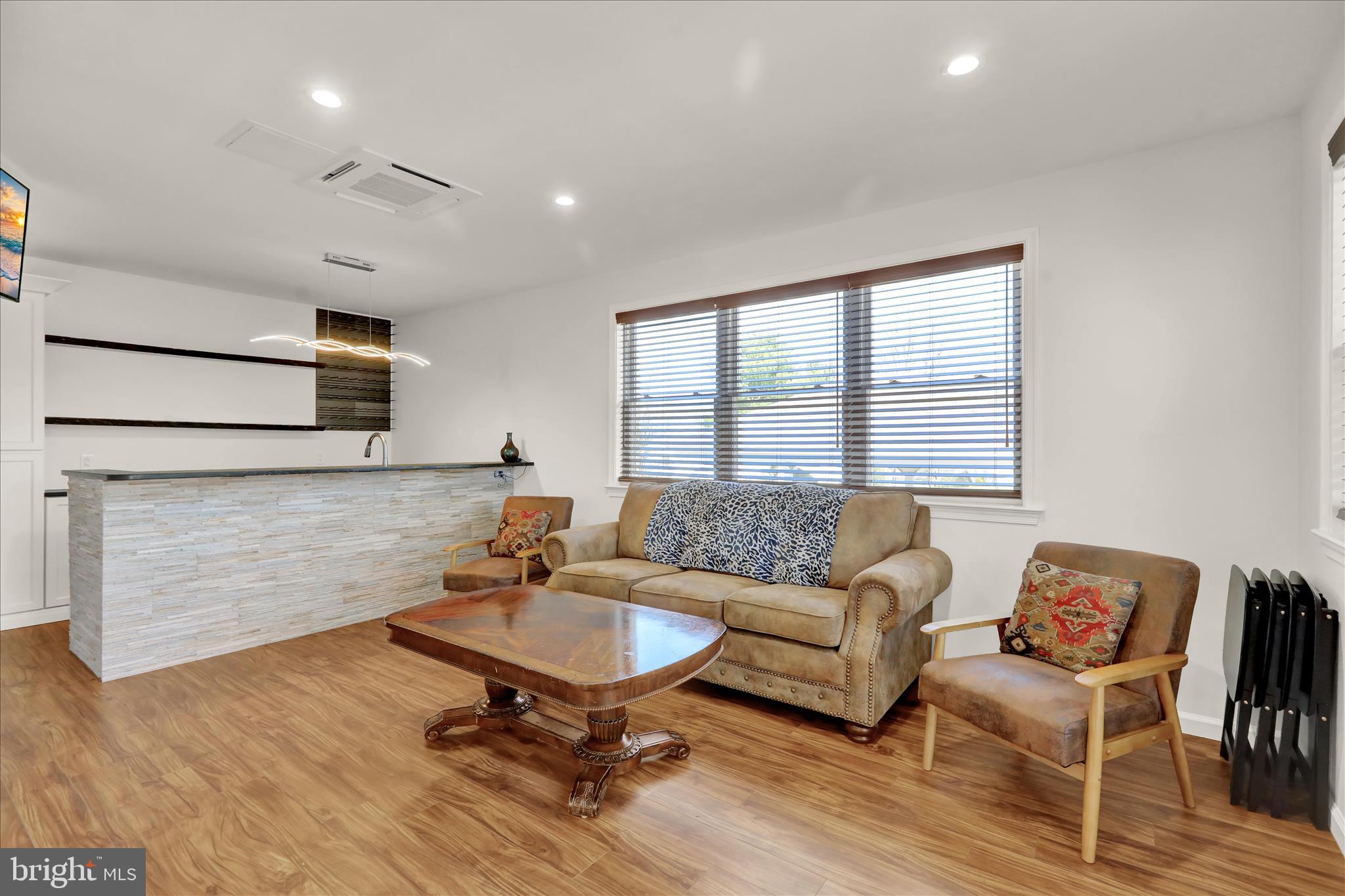 CREEKSIDE ESTATES - Residential