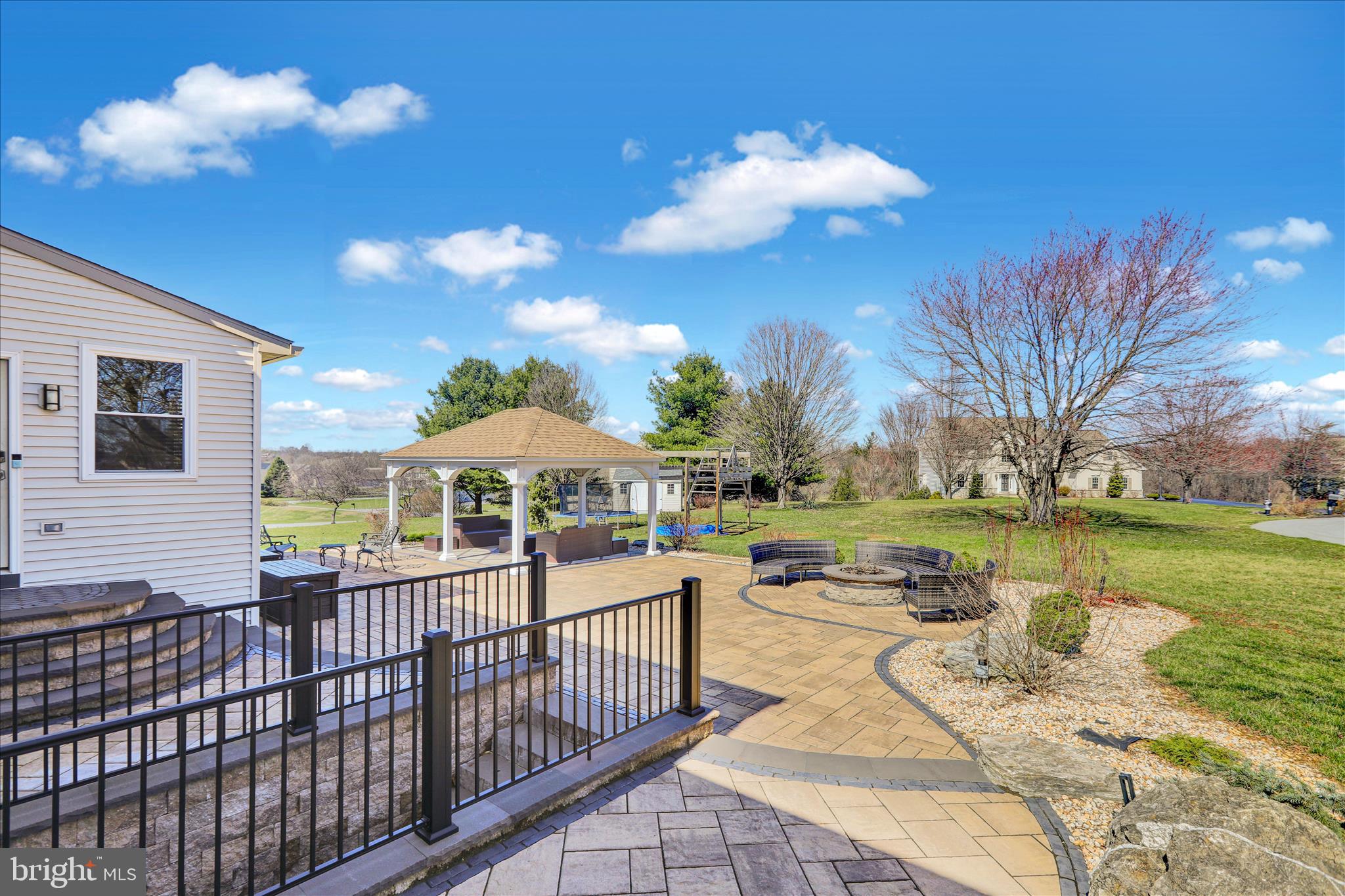 CREEKSIDE ESTATES - Residential