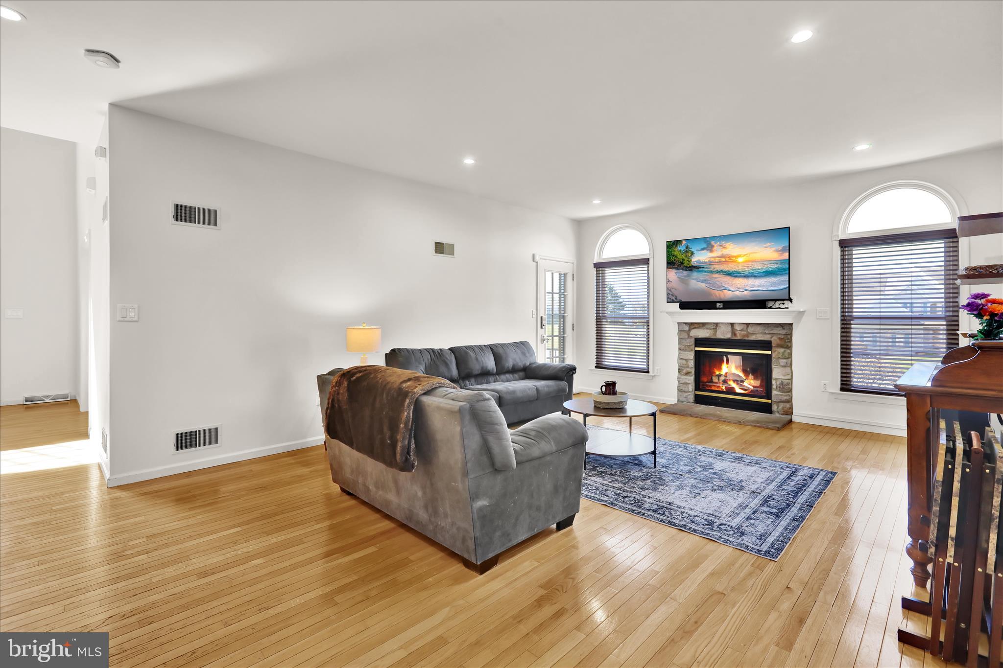 CREEKSIDE ESTATES - Residential