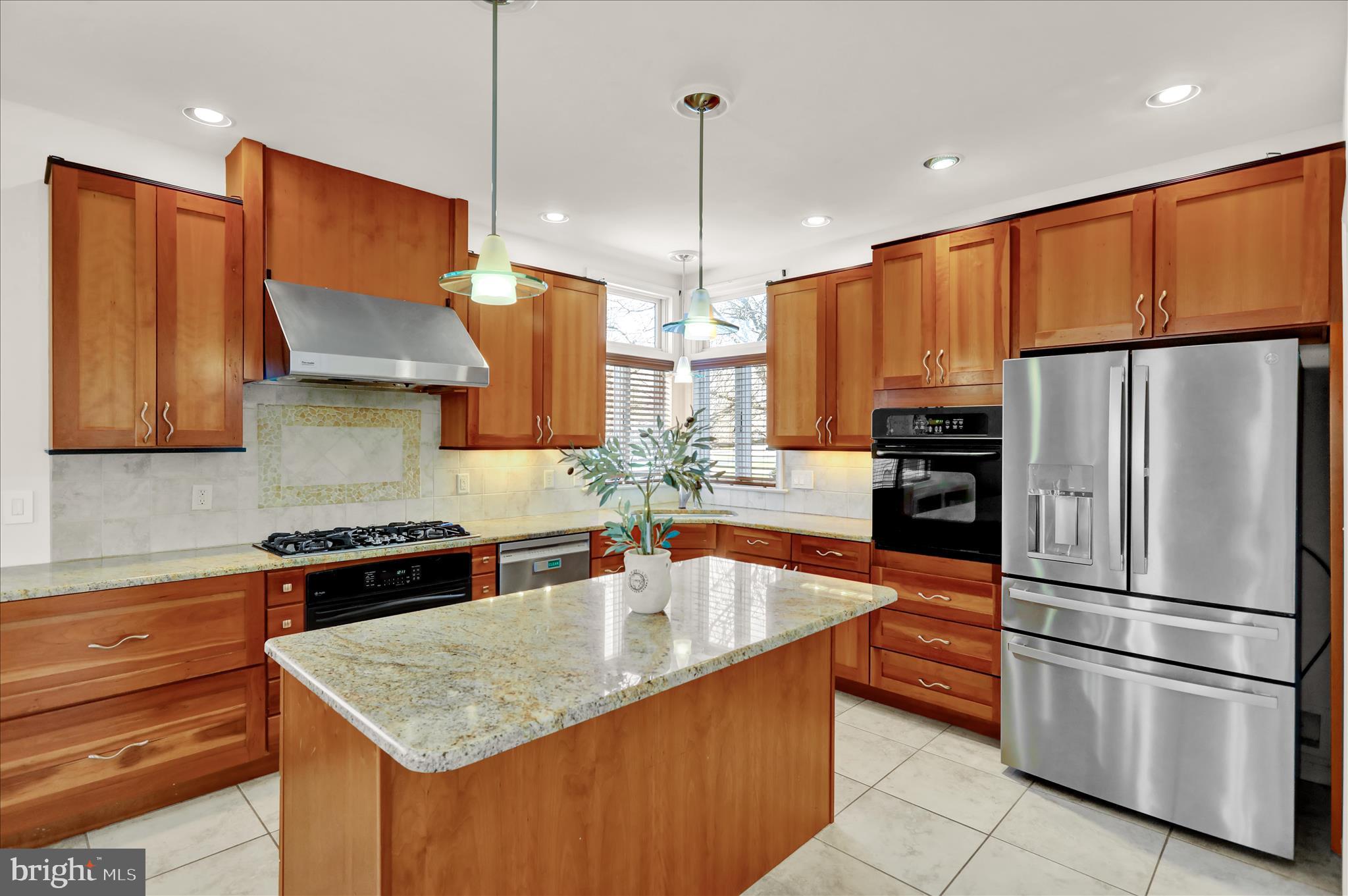 CREEKSIDE ESTATES - Residential