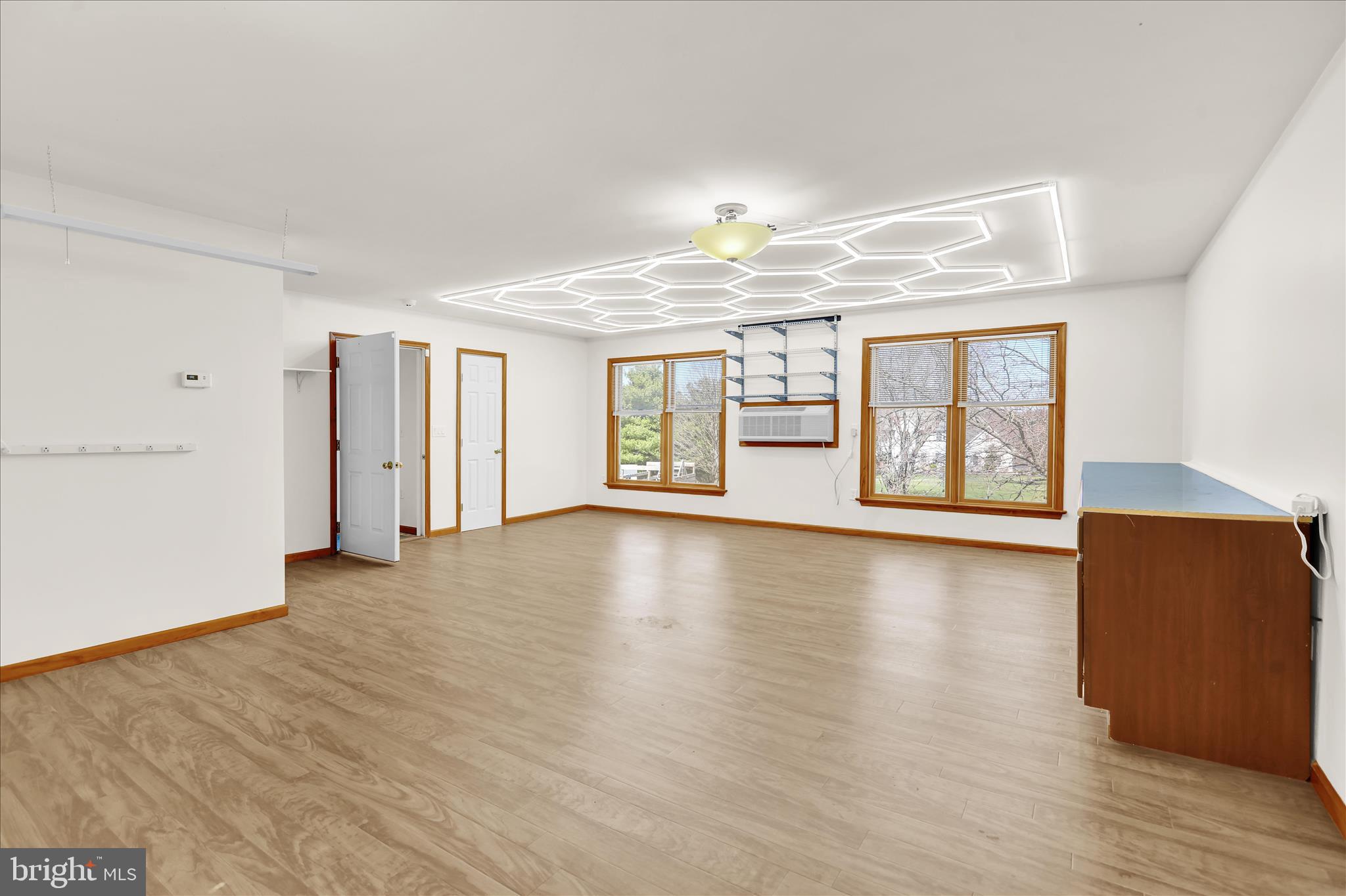 CREEKSIDE ESTATES - Residential