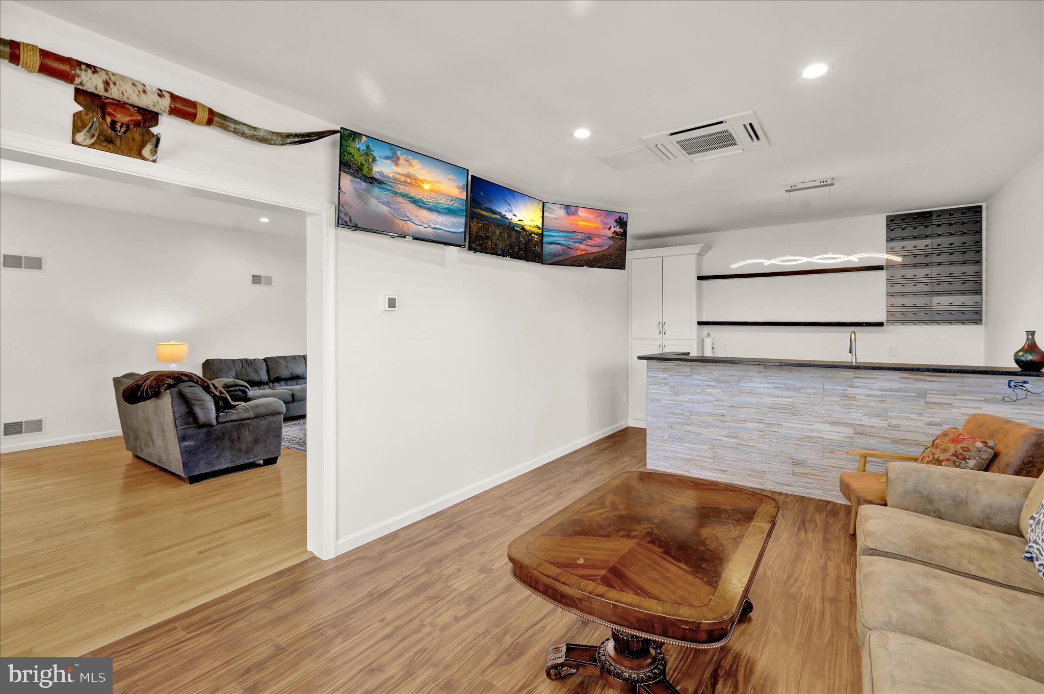 CREEKSIDE ESTATES - Residential