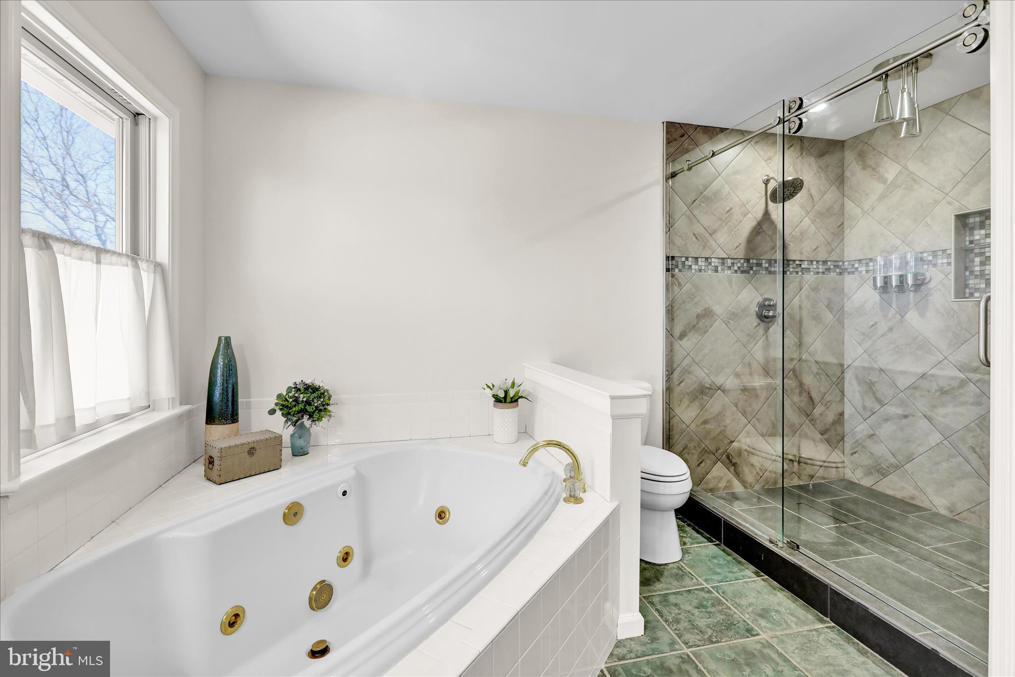 CREEKSIDE ESTATES - Residential