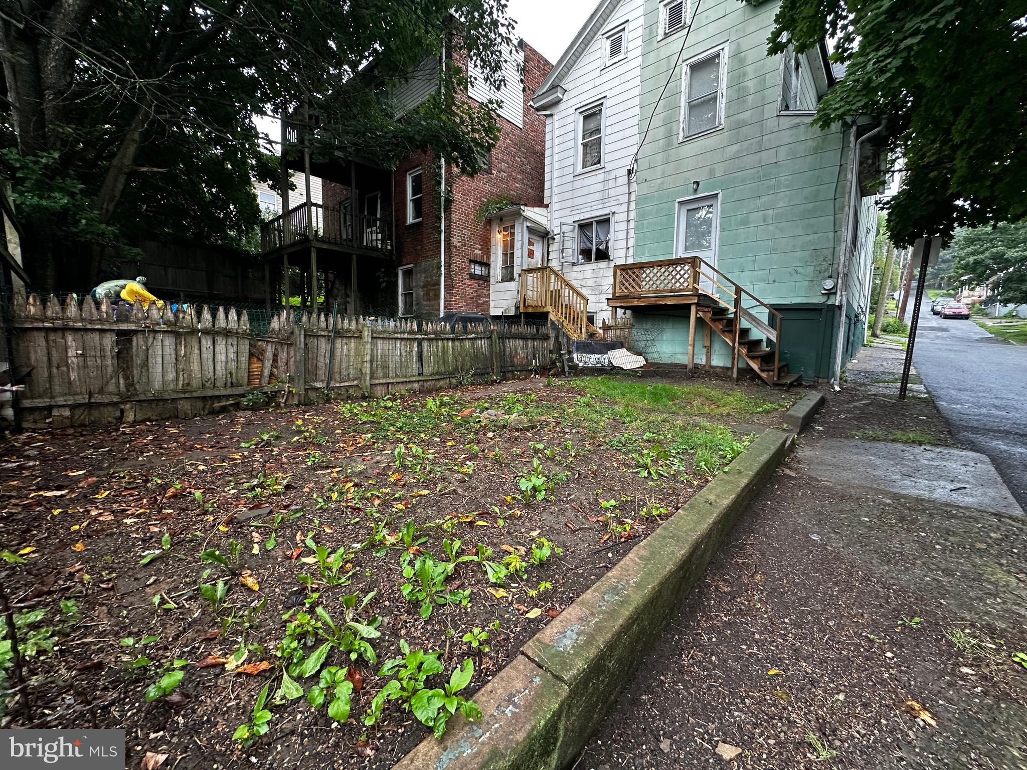 123 W MONTGOMERY STREET