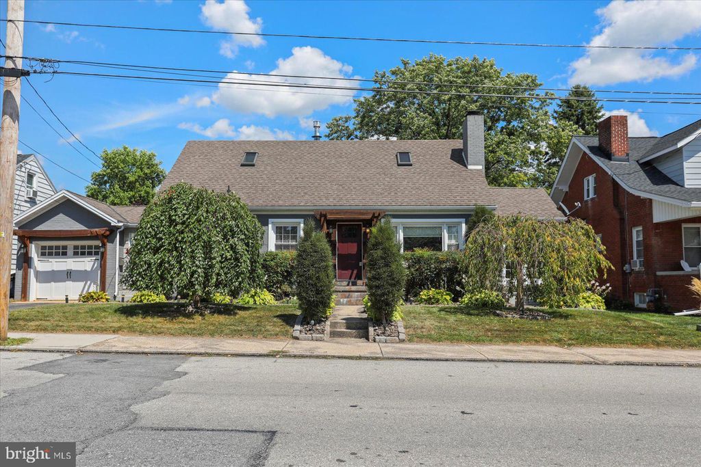Photo of 324 Centennial Avenue, HANOVER, PA 17331 (MLS # PAYK2089234)