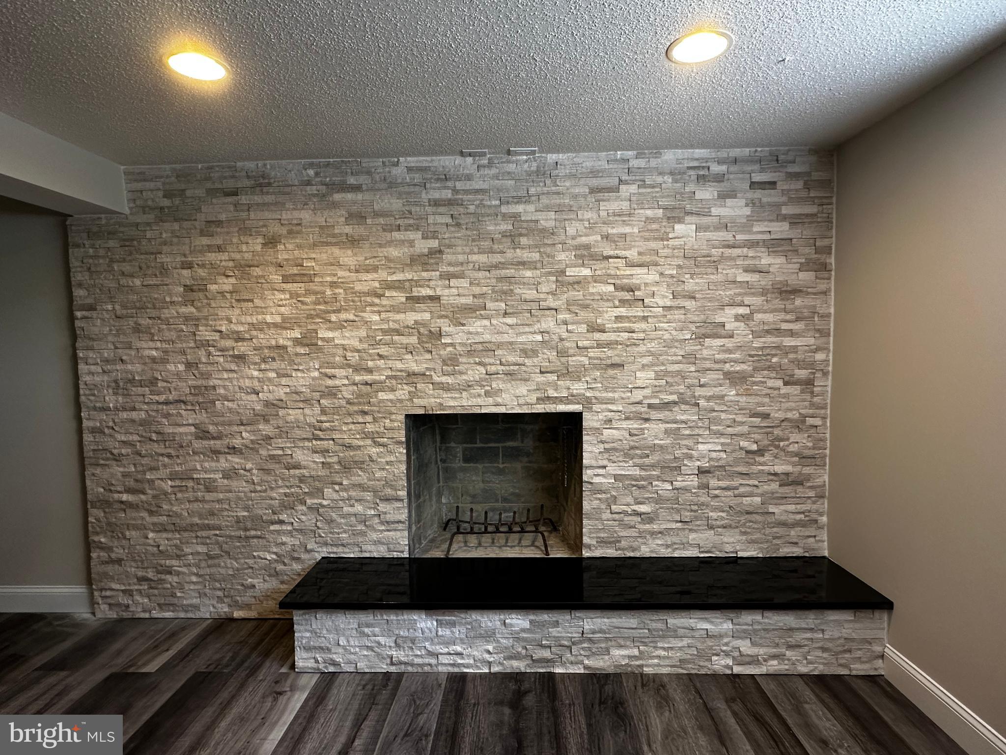 KENWOOD - Residential Lease