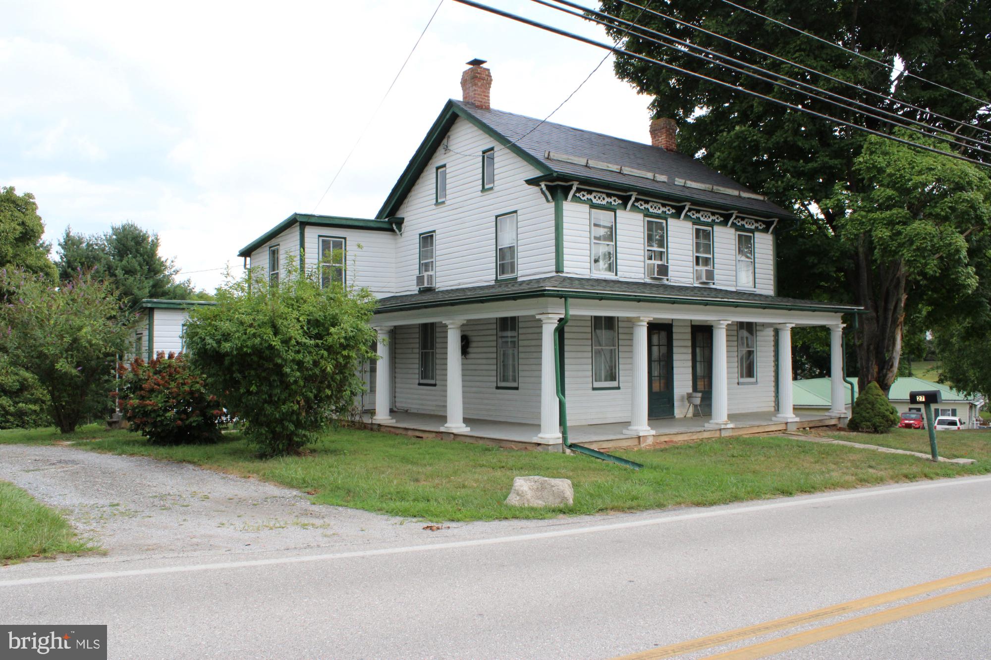 Note: Applicant must fill out an application and be approved PRIOR to viewing the property. The online application can be found on our website. You can apply for this property under the property description.