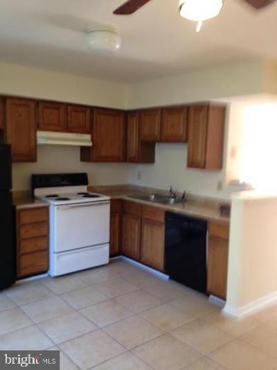 BARCROFT TOWNHOME - Residential Lease