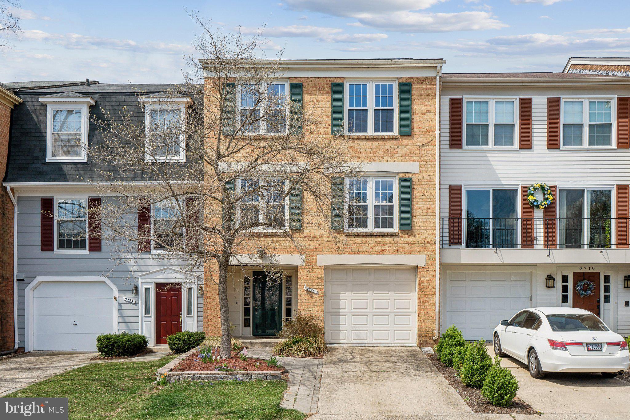 FAIRWAY ISLAND - Residential